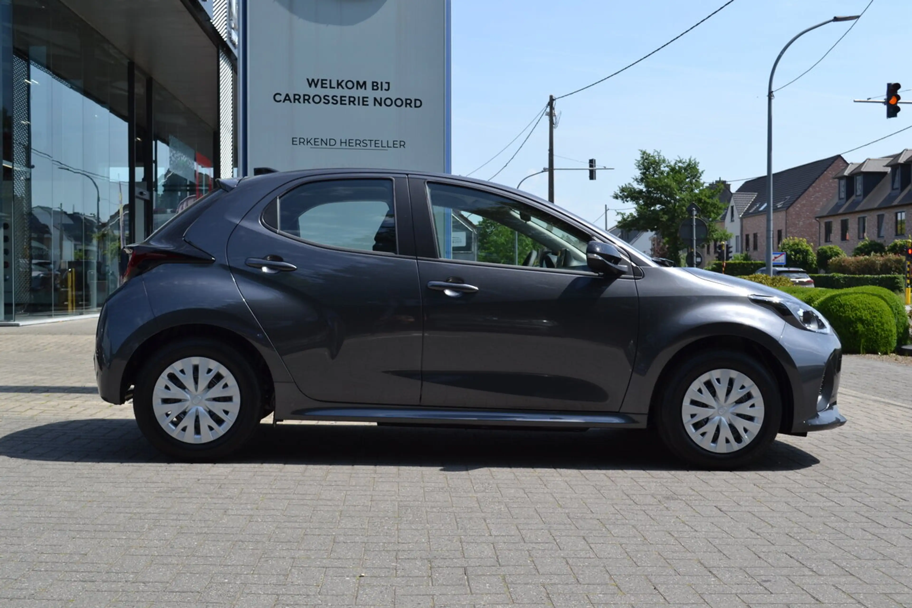 Mazda 2 Full Hybrid - Prime Line - ONE DAY — photo 2