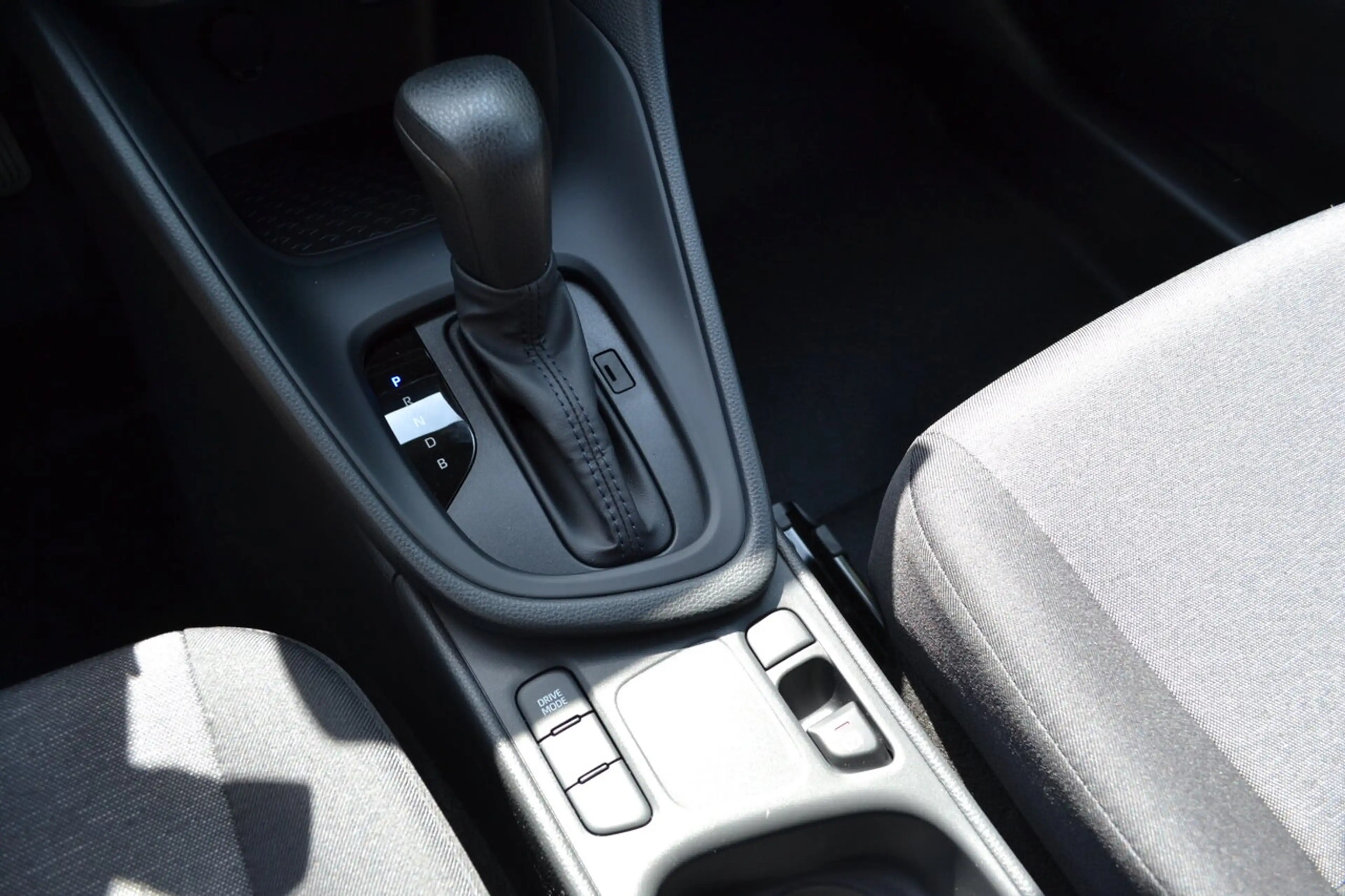 Mazda 2 Full Hybrid - Prime Line - ONE DAY — photo 14