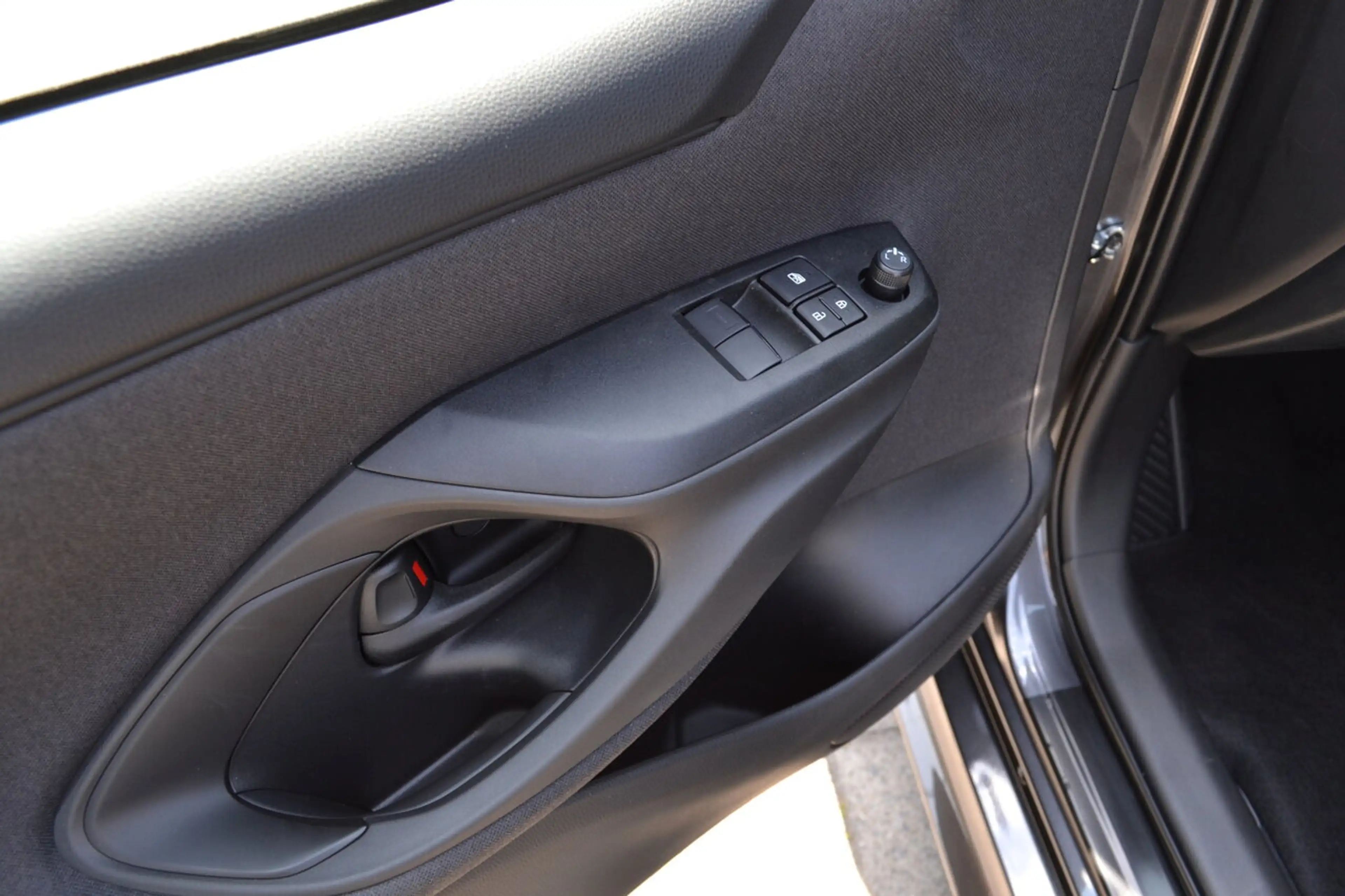 Mazda 2 Full Hybrid - Prime Line - ONE DAY — photo 8