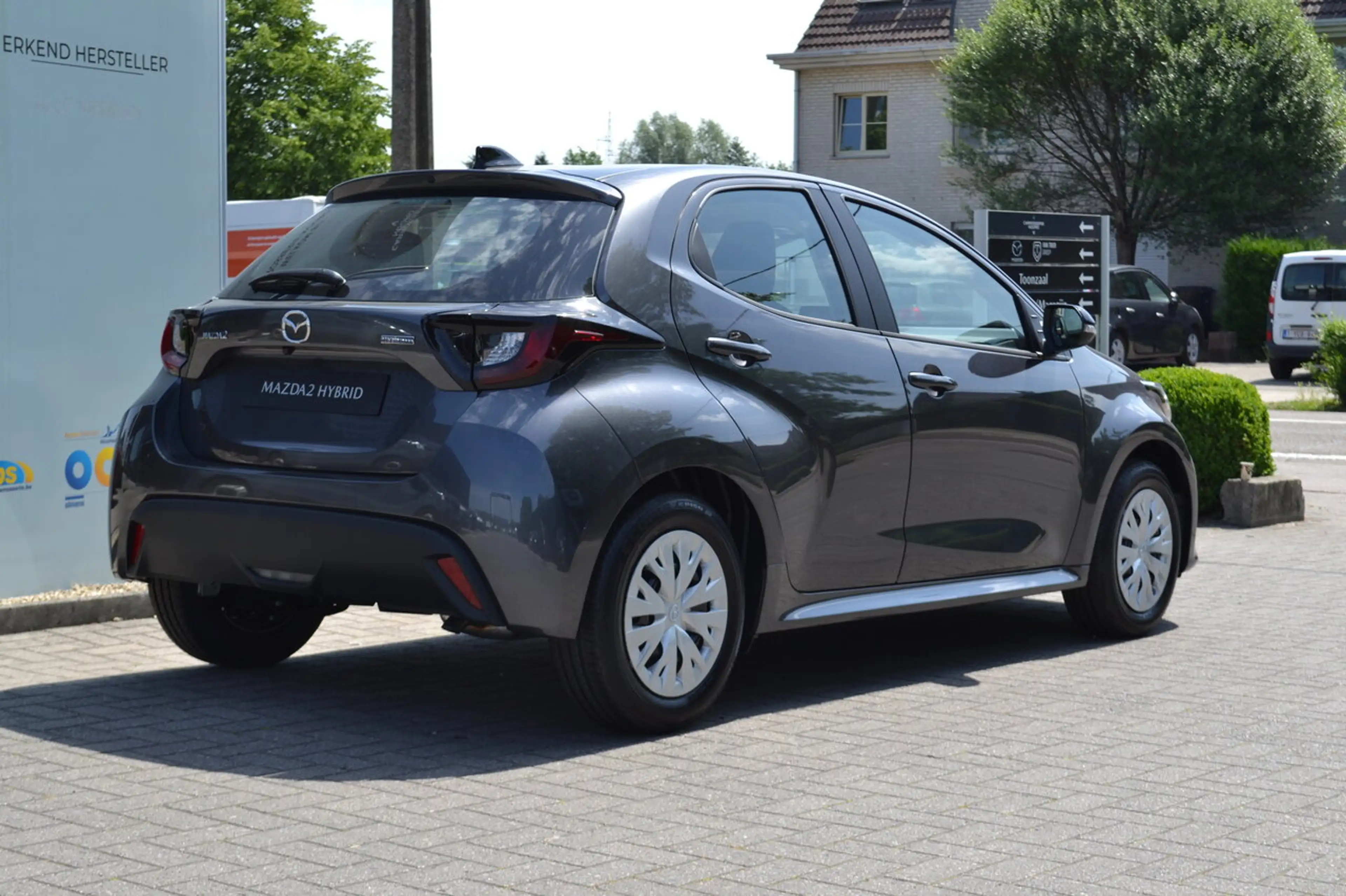 Mazda 2 Full Hybrid - Prime Line - ONE DAY — photo 3