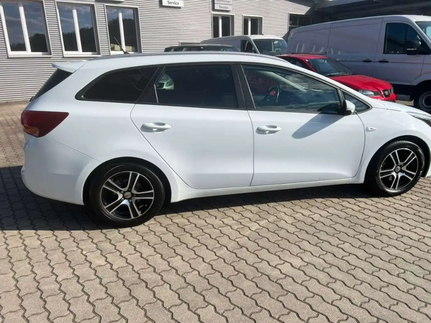 Kia Ceed / cee'd cee'd 1,6 CRDi Team Austria Edition Weiß - 2