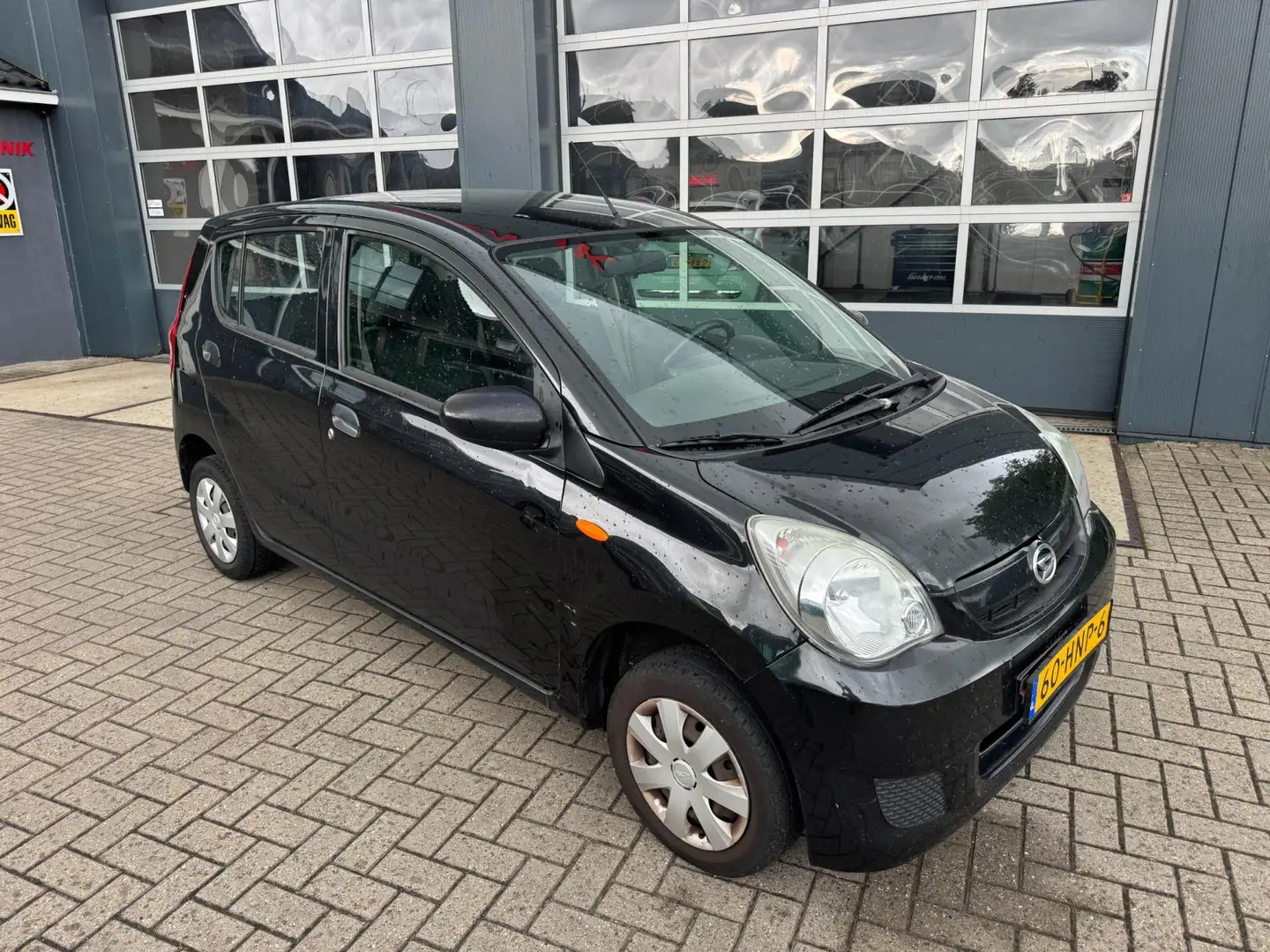 Daihatsu Cuore 1.0 Trend Zwart - 2