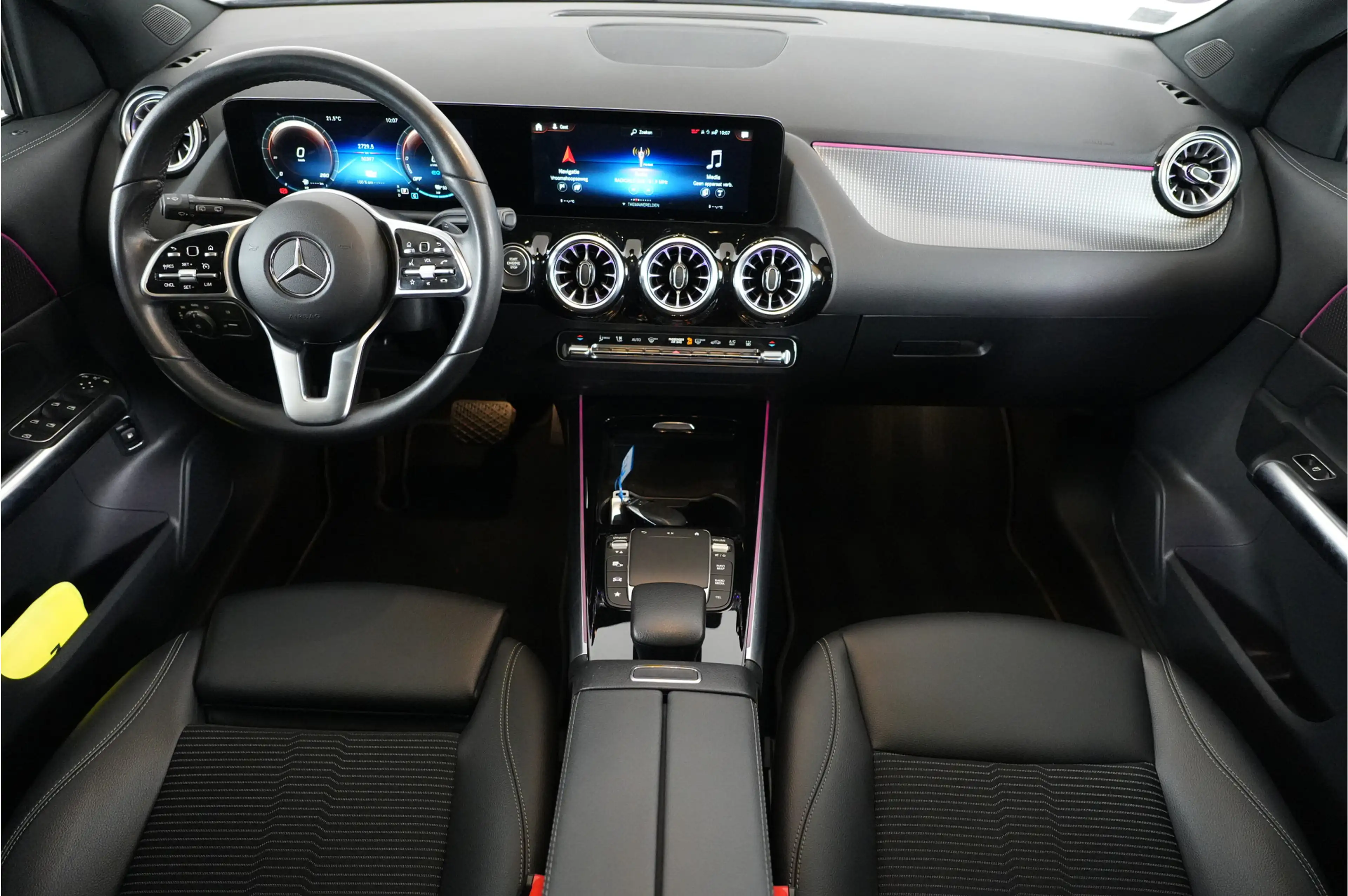Mercedes-Benz GLA 250 e AMG Line | Camera | Pano | Ambient | Digi dash | — photo 16