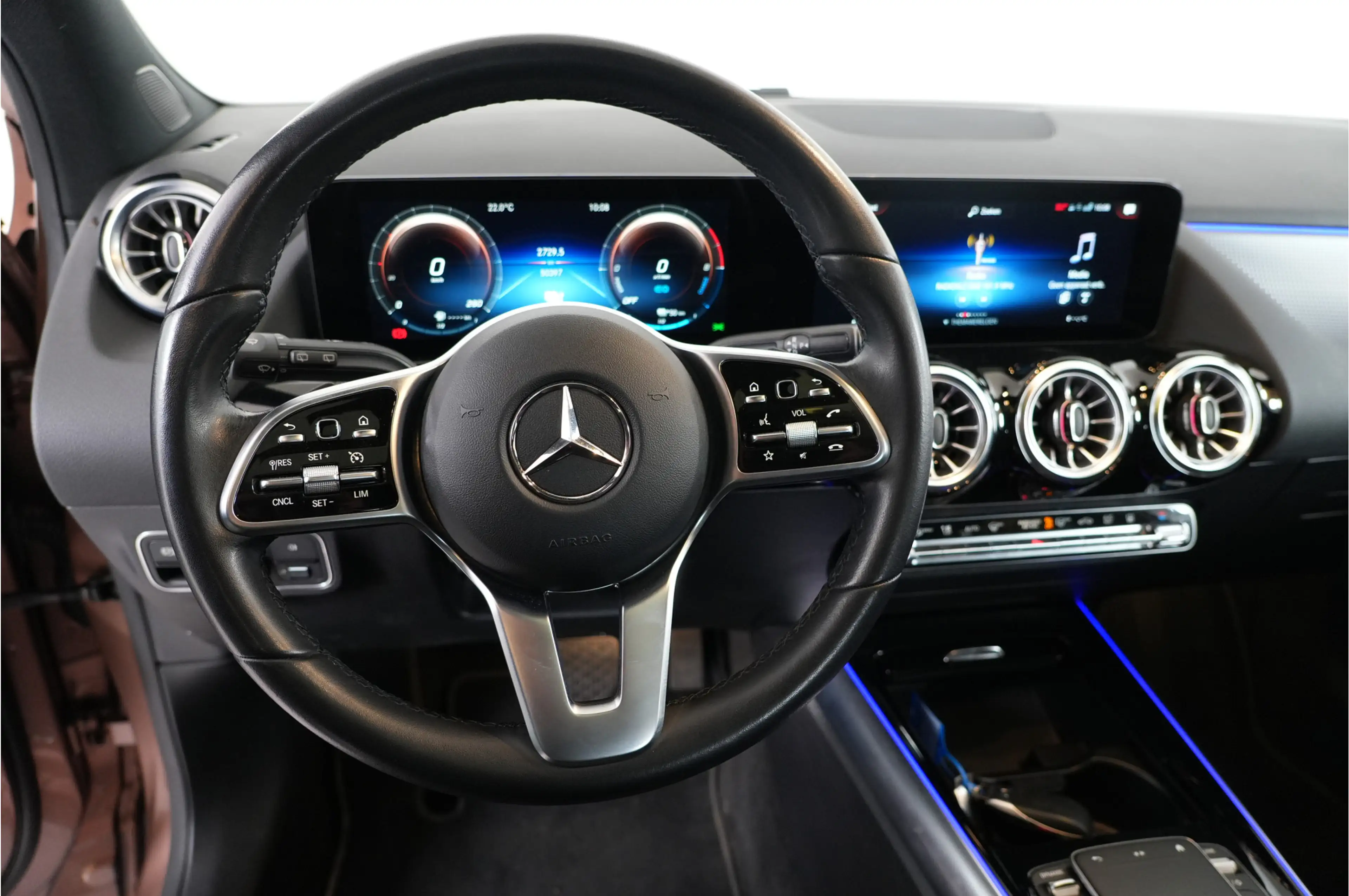 Mercedes-Benz GLA 250 e AMG Line | Camera | Pano | Ambient | Digi dash | — photo 21
