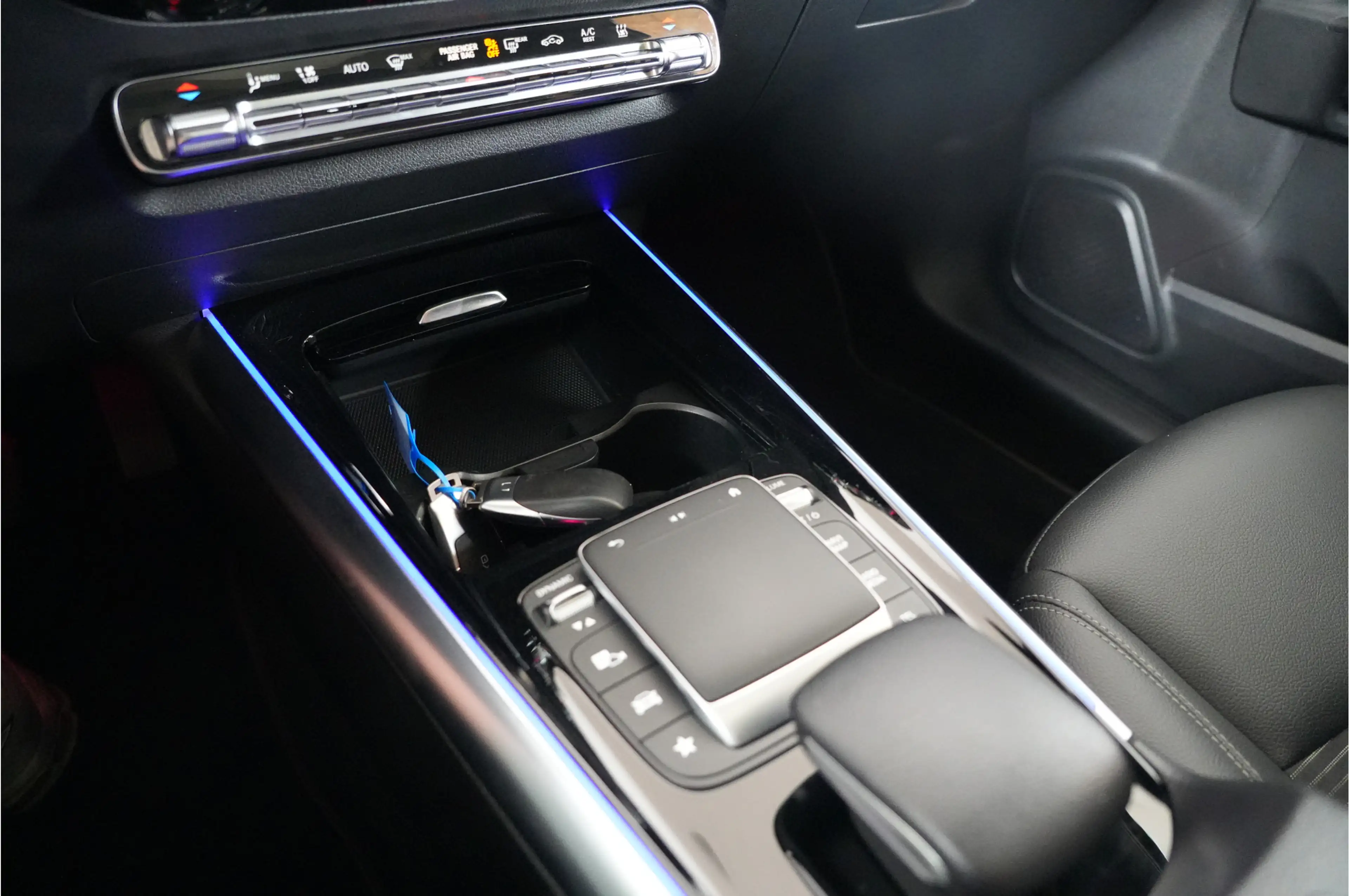 Mercedes-Benz GLA 250 e AMG Line | Camera | Pano | Ambient | Digi dash | — photo 25