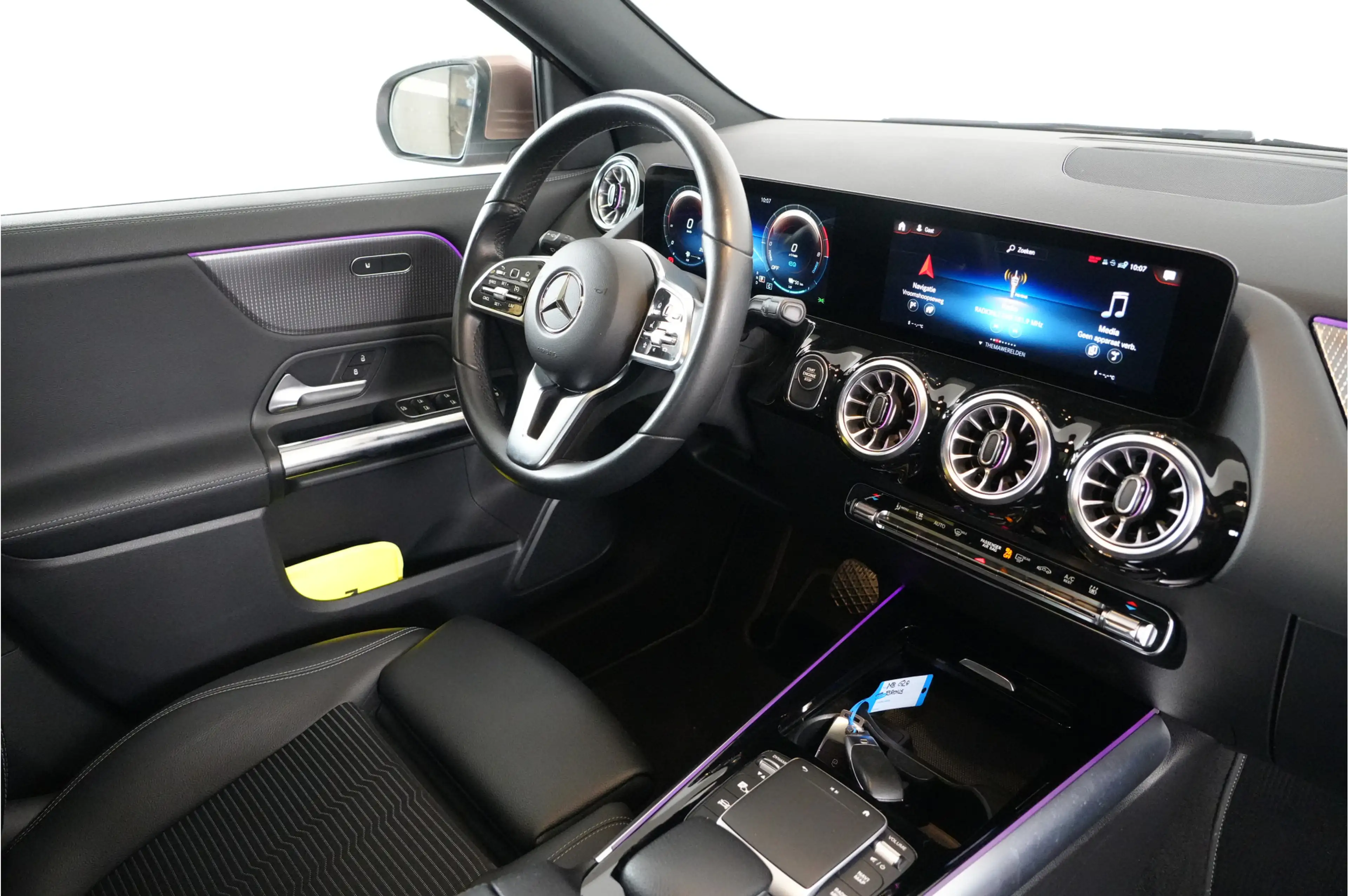 Mercedes-Benz GLA 250 e AMG Line | Camera | Pano | Ambient | Digi dash | — photo 10