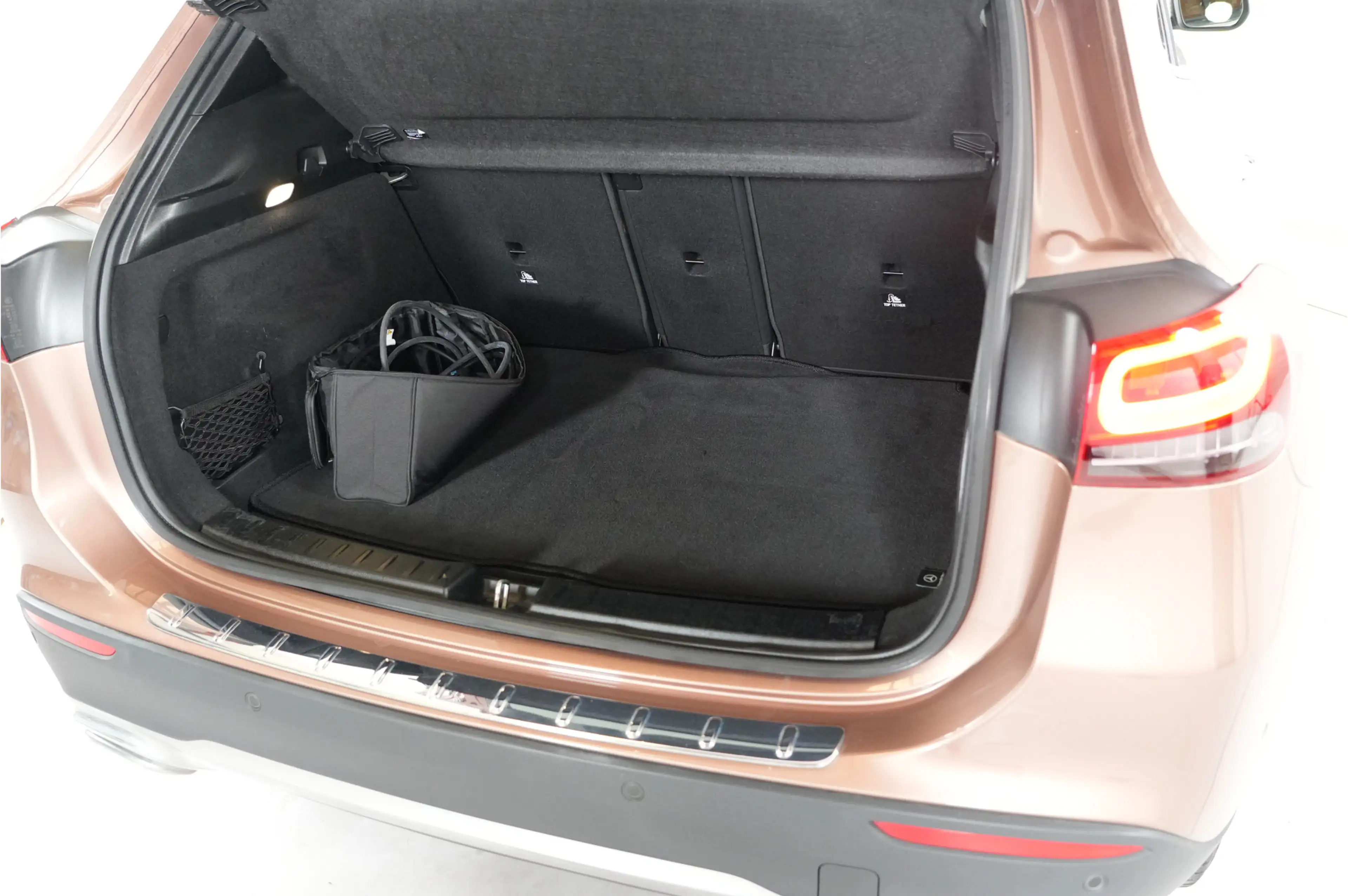 Mercedes-Benz GLA 250 e AMG Line | Camera | Pano | Ambient | Digi dash | — photo 18