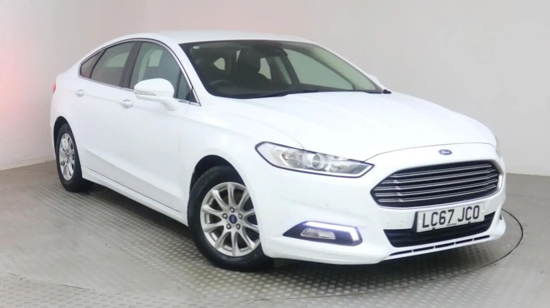 Ford Mondeo 4 Porte 2.0 Hybrid Vignale Alb - 1