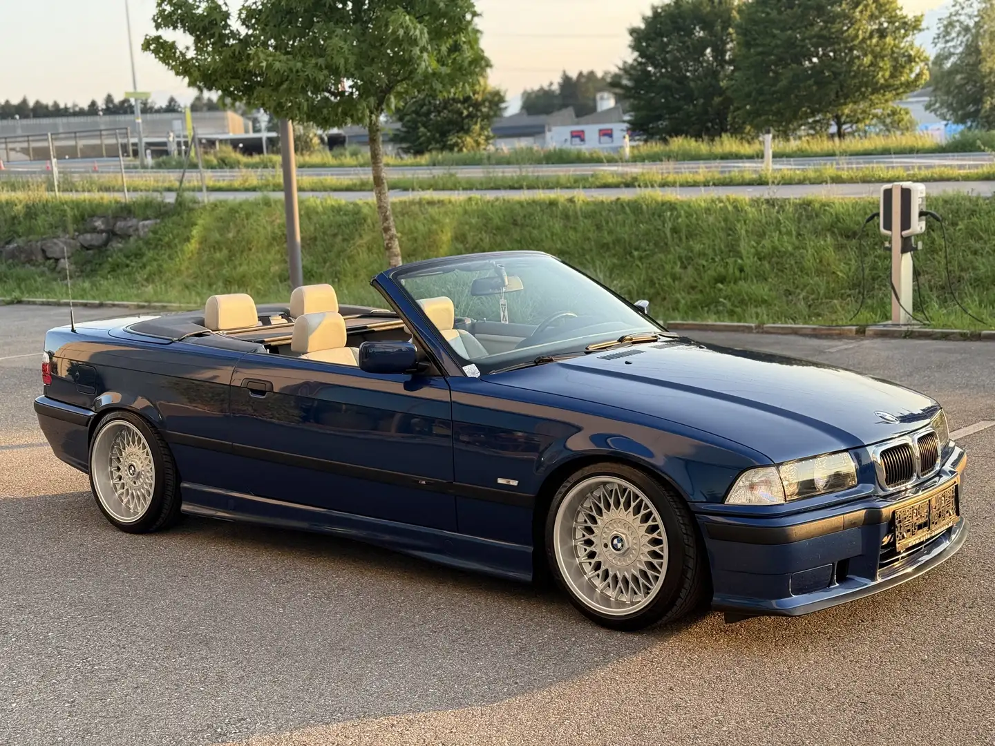 BMW 328 i ab Werk M-Paket TÜV SÜD NEU 2.Besitz Rostfrei! Blau - 1