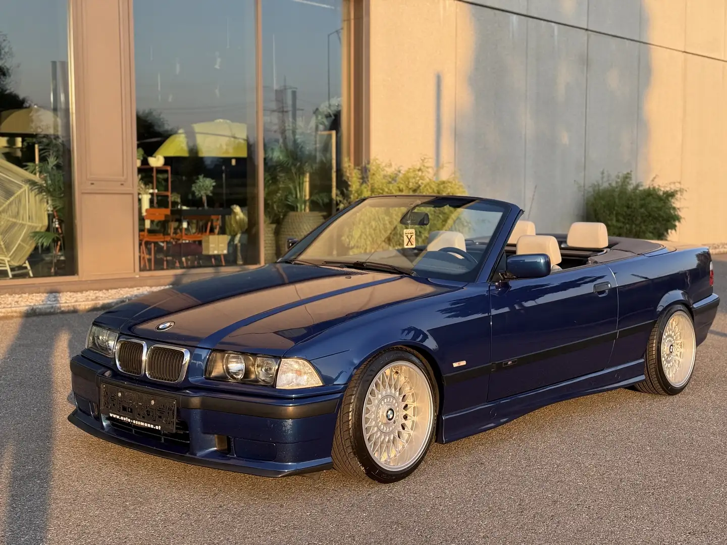 BMW 328 i ab Werk M-Paket TÜV SÜD NEU 2.Besitz Rostfrei! Blau - 2