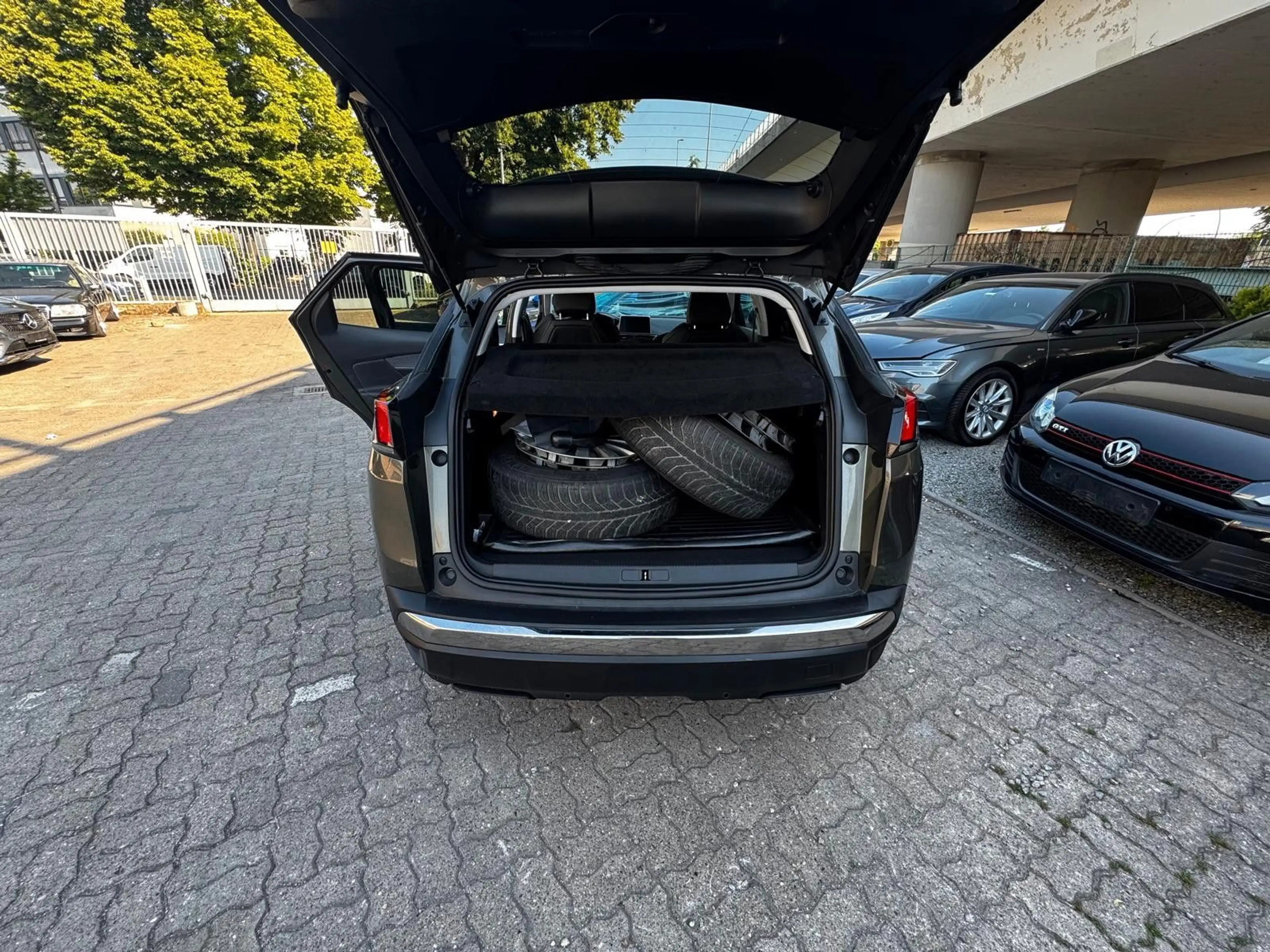 Peugeot 3008 1.2 PureTech 130 Allure erst 44TKM/LED/Navi — photo 15