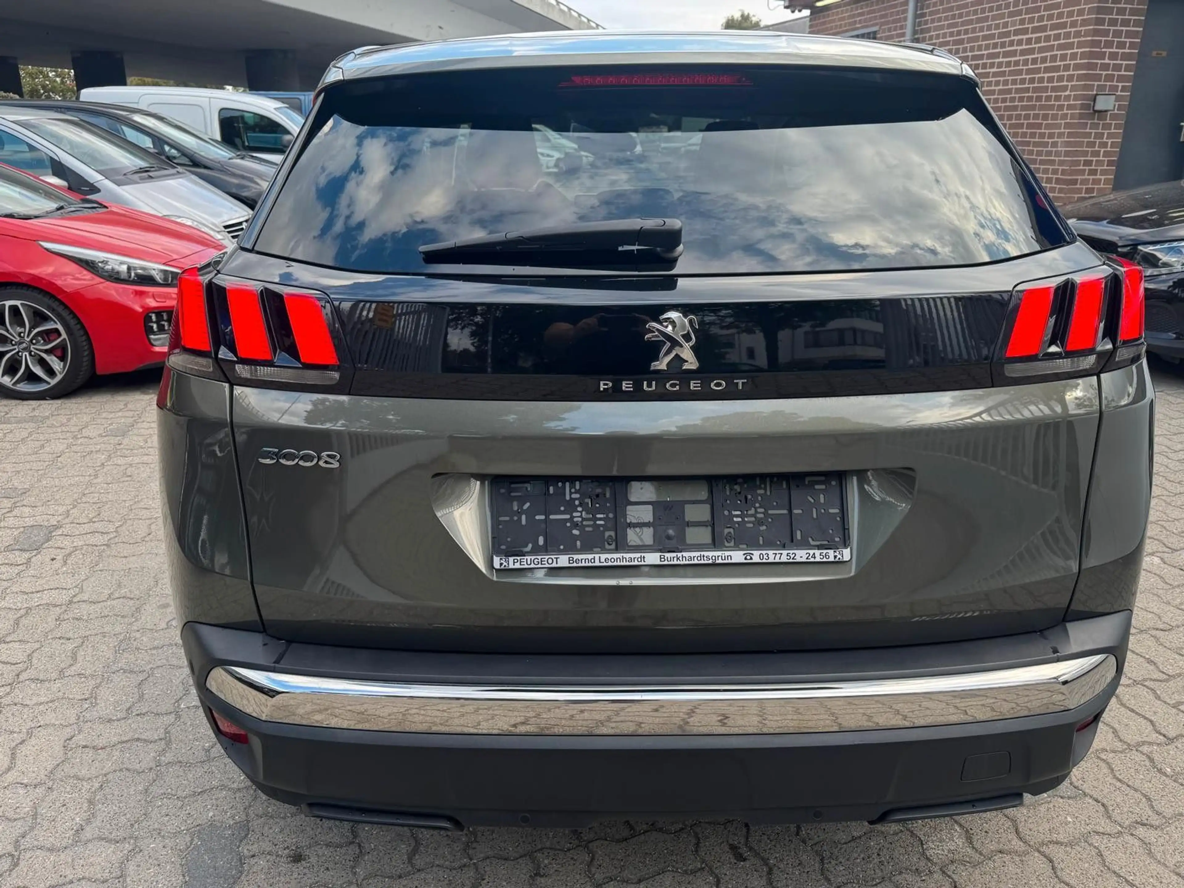 Peugeot 3008 1.2 PureTech 130 Allure erst 44TKM/LED/Navi — photo 7
