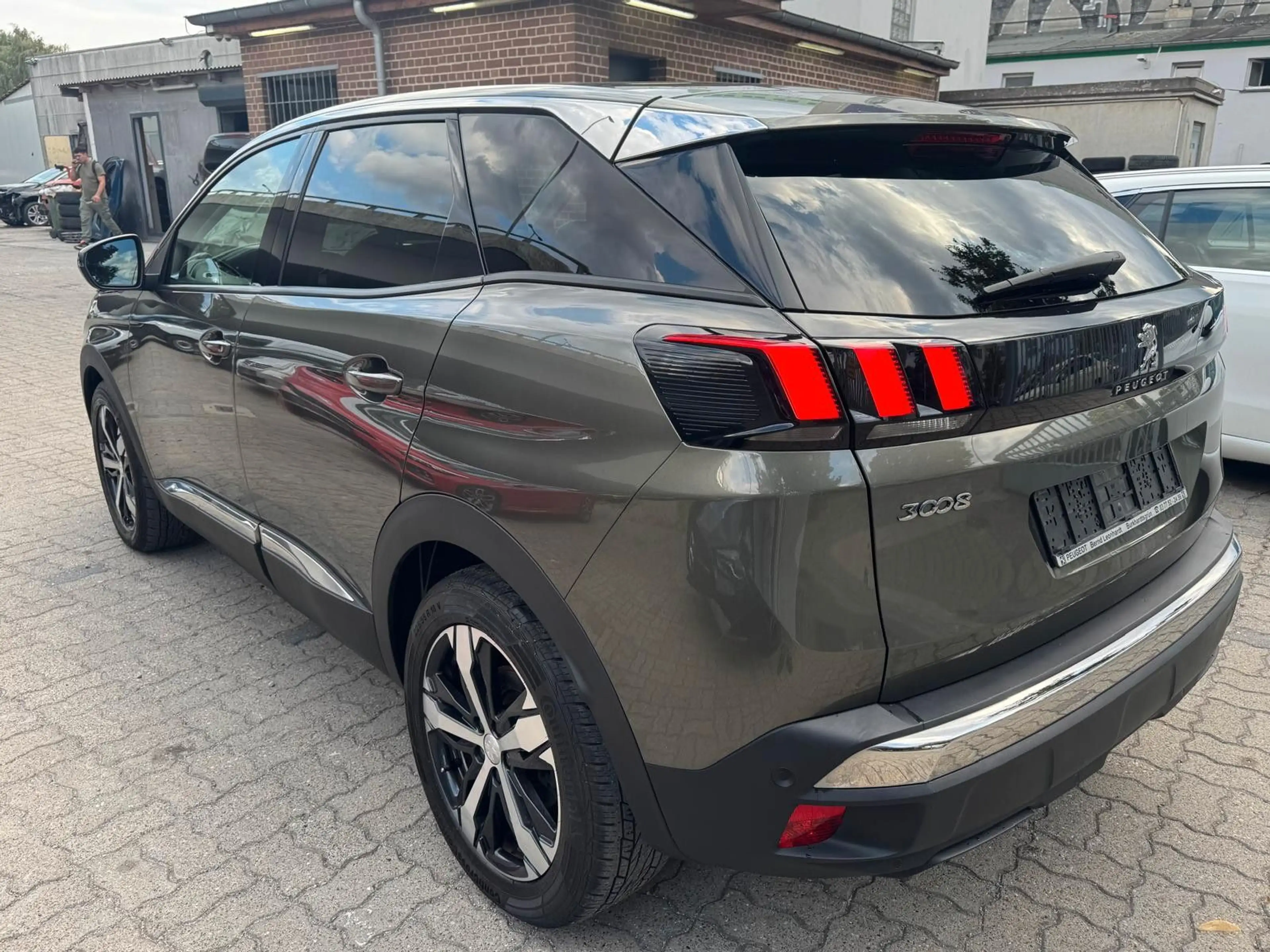 Peugeot 3008 1.2 PureTech 130 Allure erst 44TKM/LED/Navi — photo 5