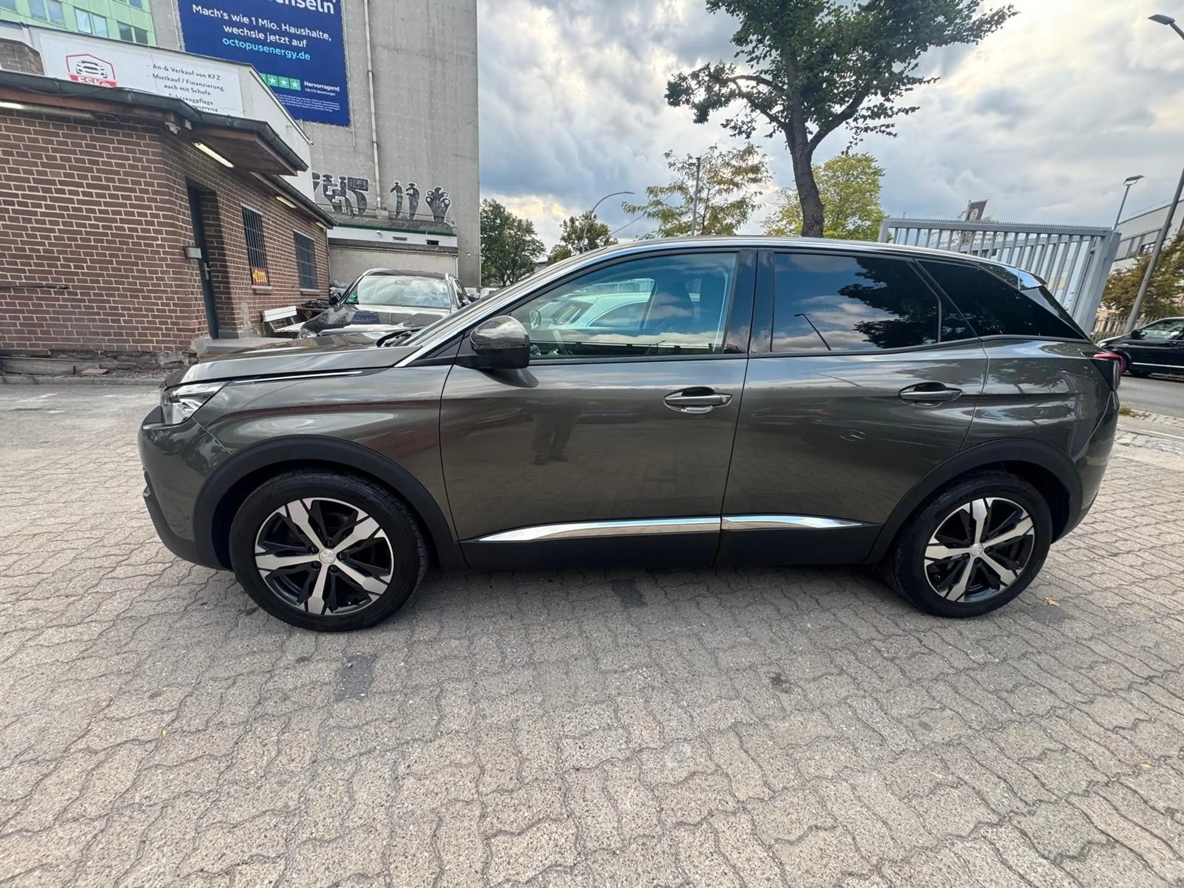 Peugeot 3008 1.2 PureTech 130 Allure erst 44TKM/LED/Navi — photo 6