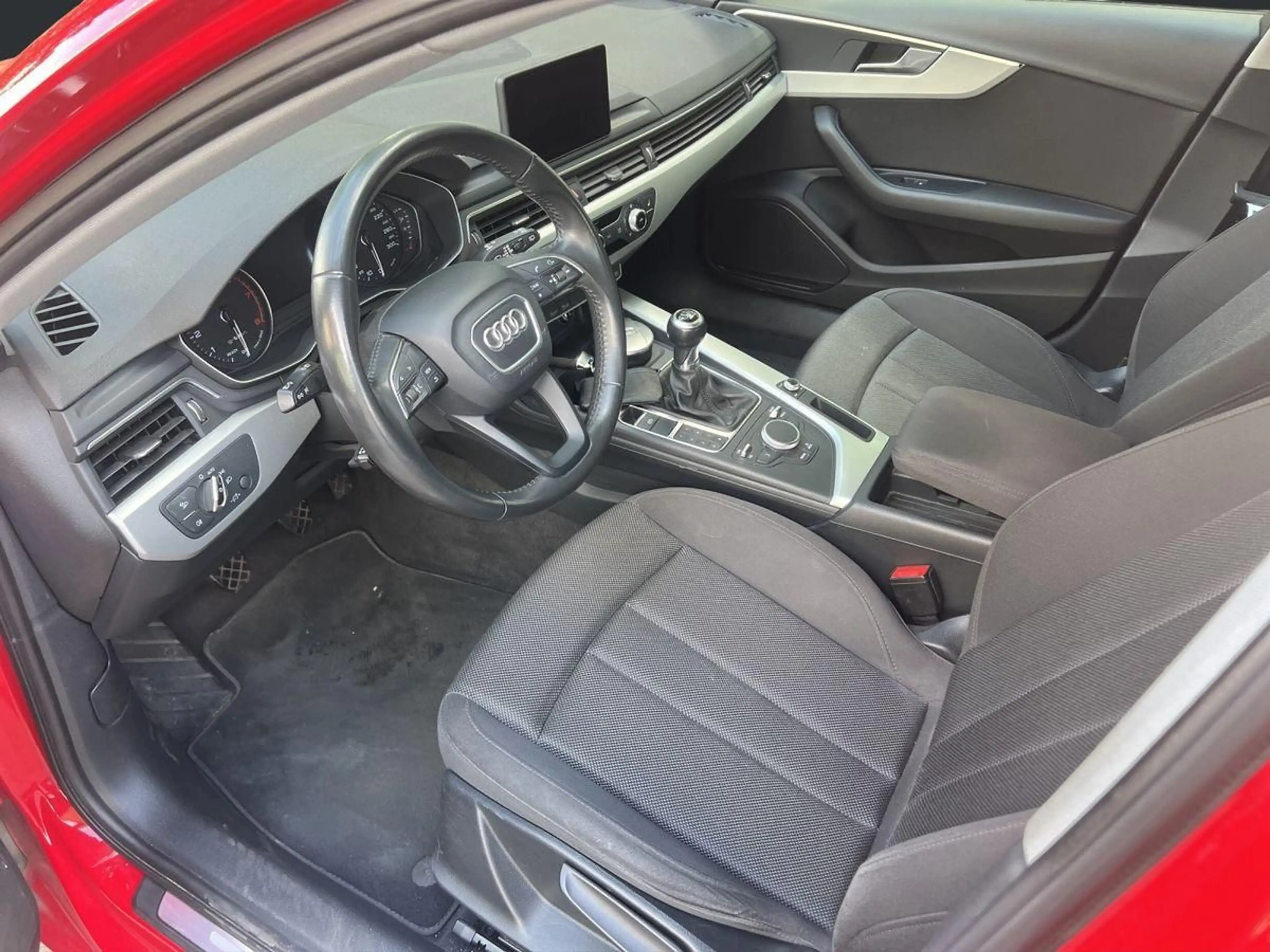 Audi A4 2.0 16V TFSI bivalent g-tron CNG*Ahk*Xenon* — photo 10