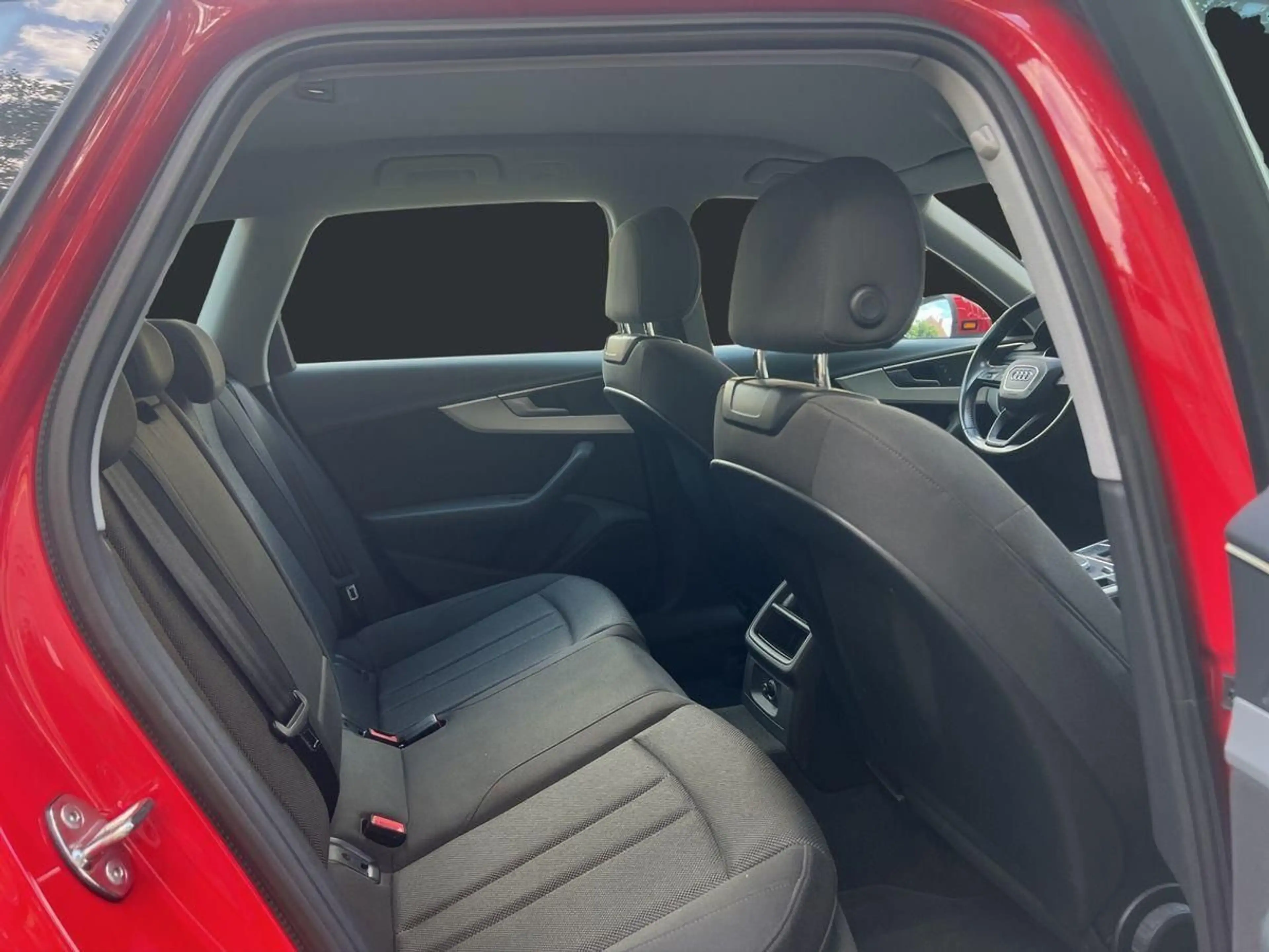 Audi A4 2.0 16V TFSI bivalent g-tron CNG*Ahk*Xenon* — photo 13