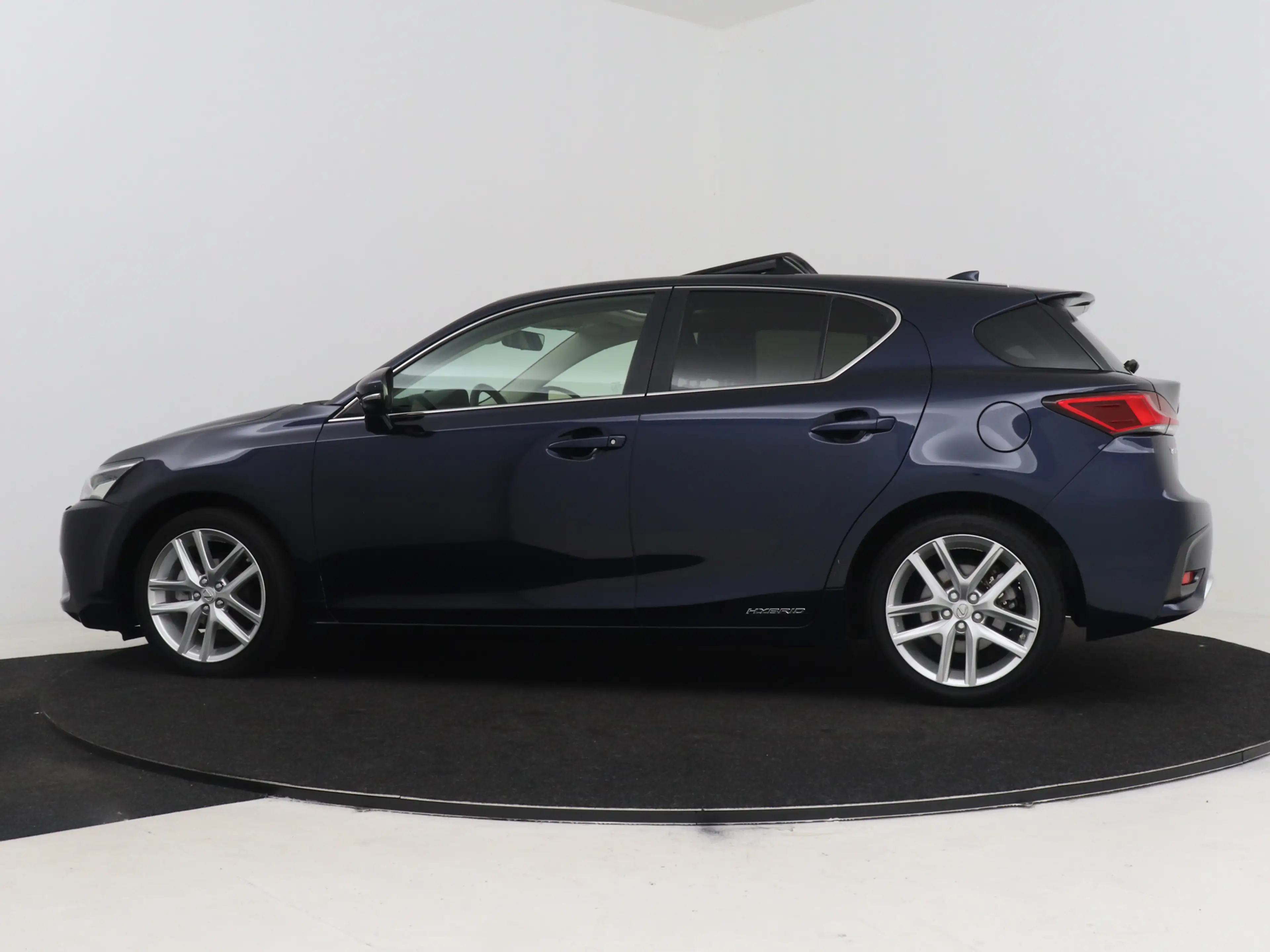 Lexus CT 200h Luxury Line Electrisch bedienbaar glazen schuifkan — photo 3