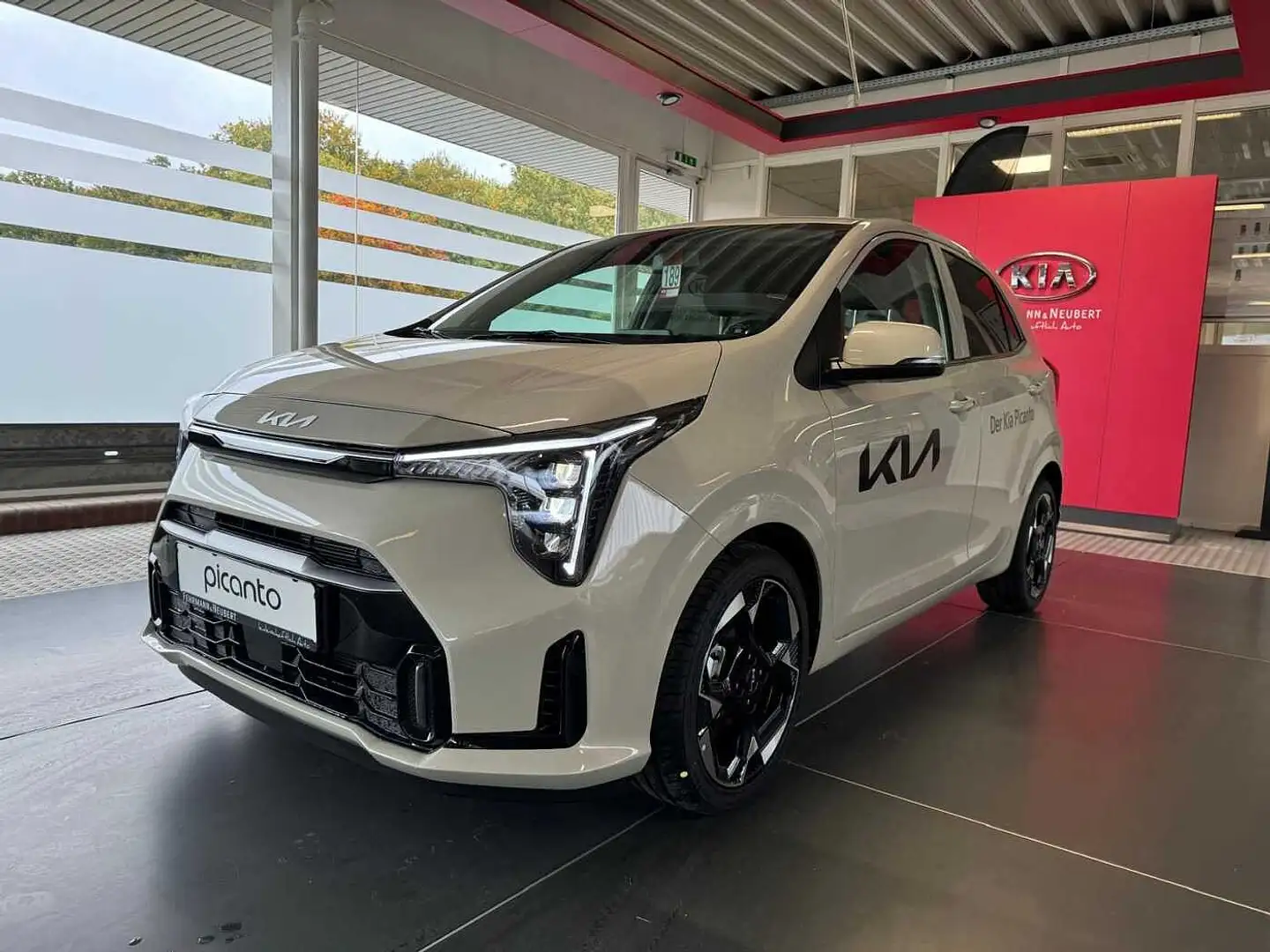 Kia Picanto PE 1.2 MT Spirit Launch Beige - 1
