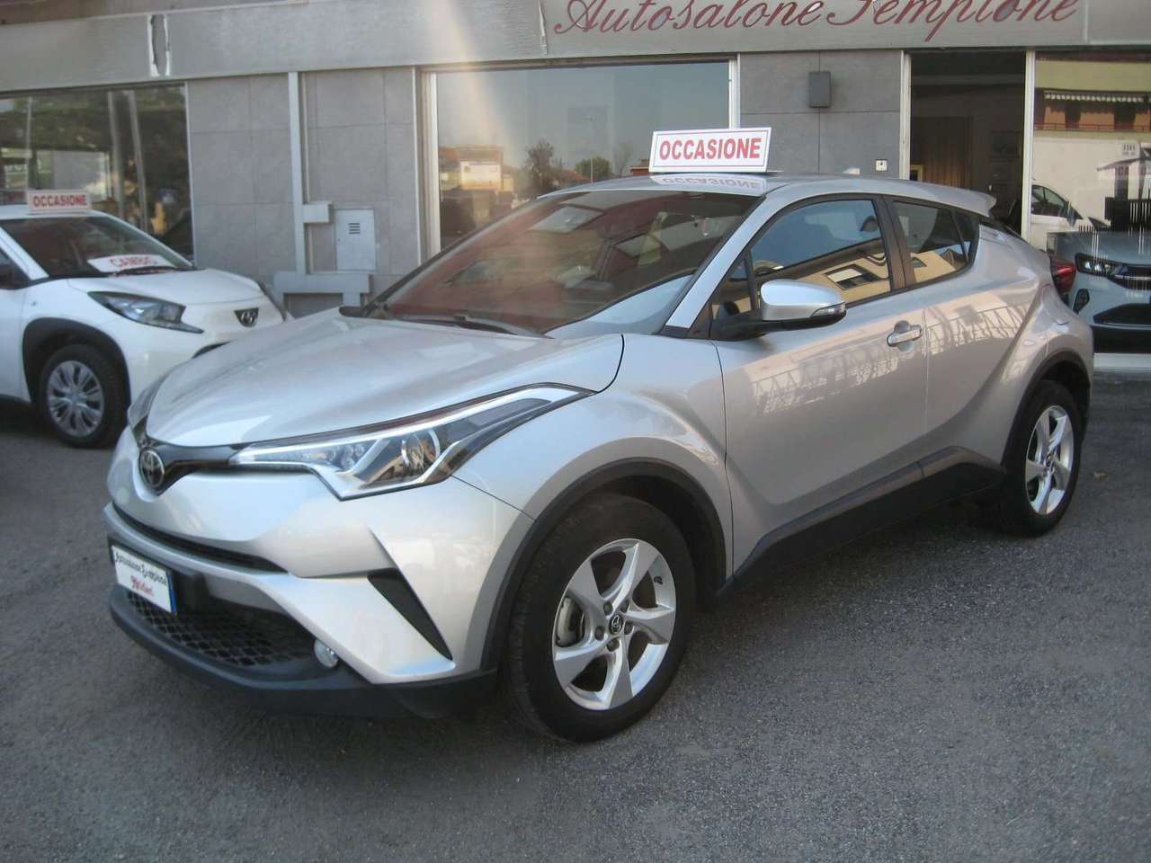 Toyota C-HR 1.2t Lounge 4wd cvt SOLO KM 54.000 CERTIFICATI