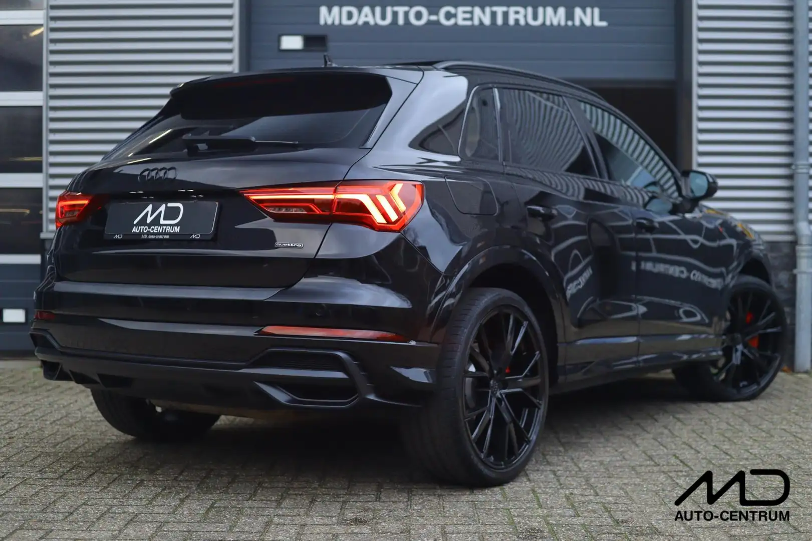 Audi Q3 40 TFSI quattro| 3x S Line| Pano| Keyless| Black p Zwart - 2