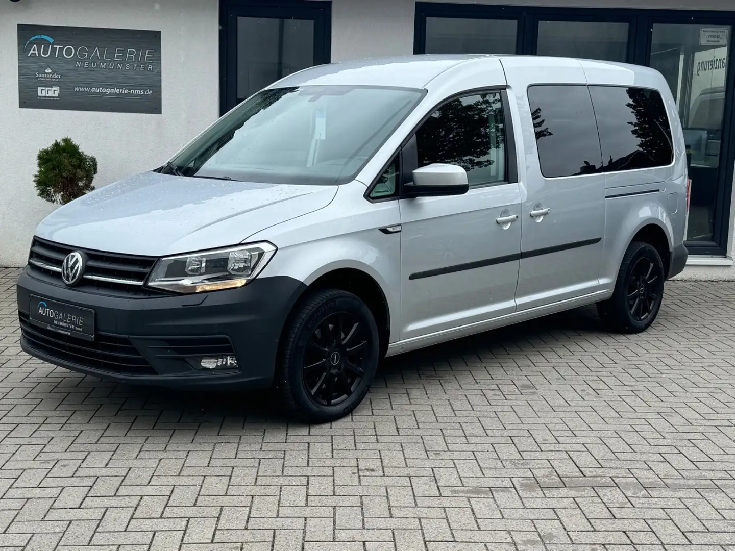 Volkswagen Caddy 2.0TDI Maxi BMT°Klima°AHK°SHZ°Tempo° Срібний - 1