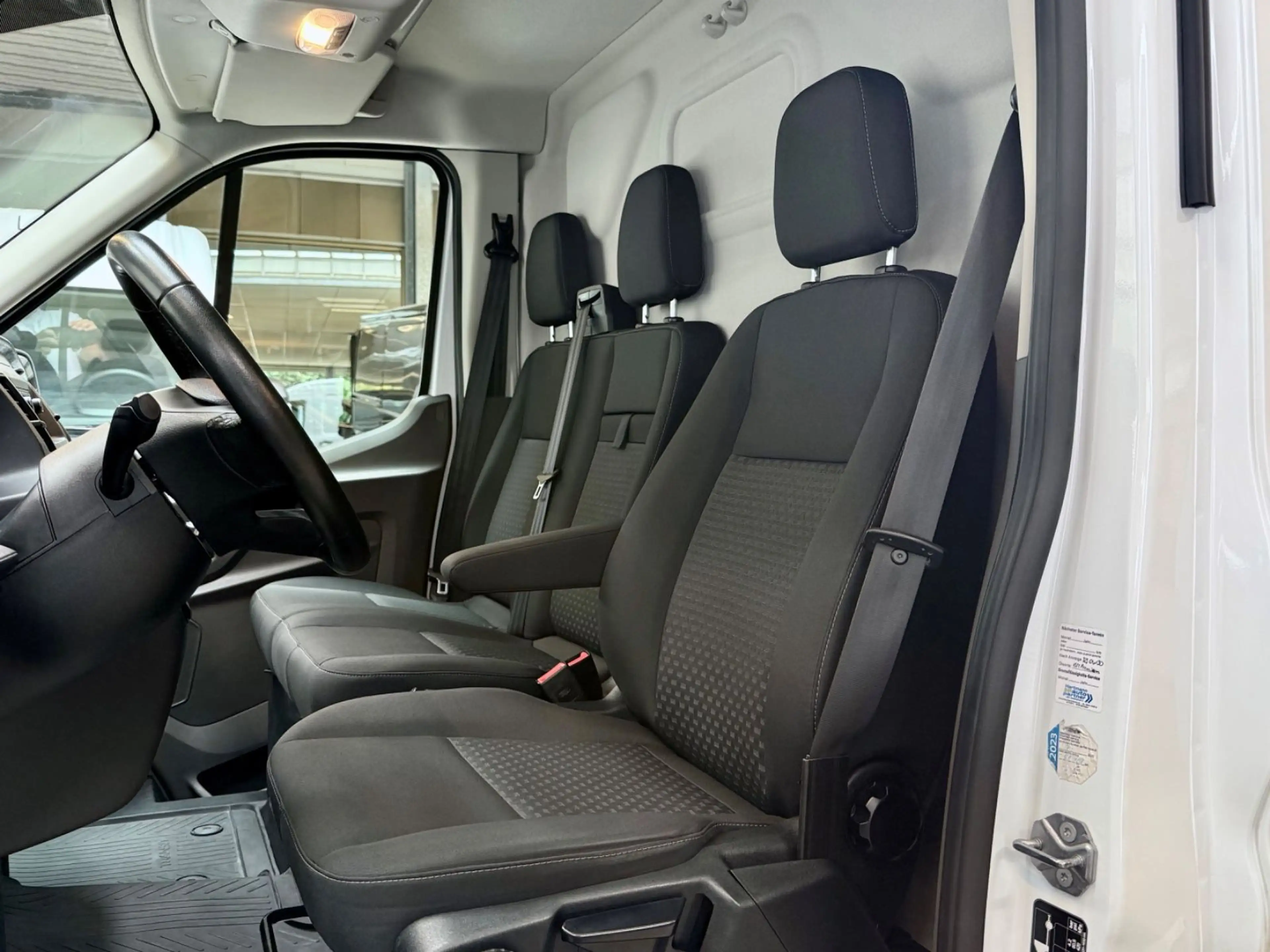 Ford Transit 2.0 D L2H2 3,5t PDC KLIMA TEMPOMAT LED — photo 15