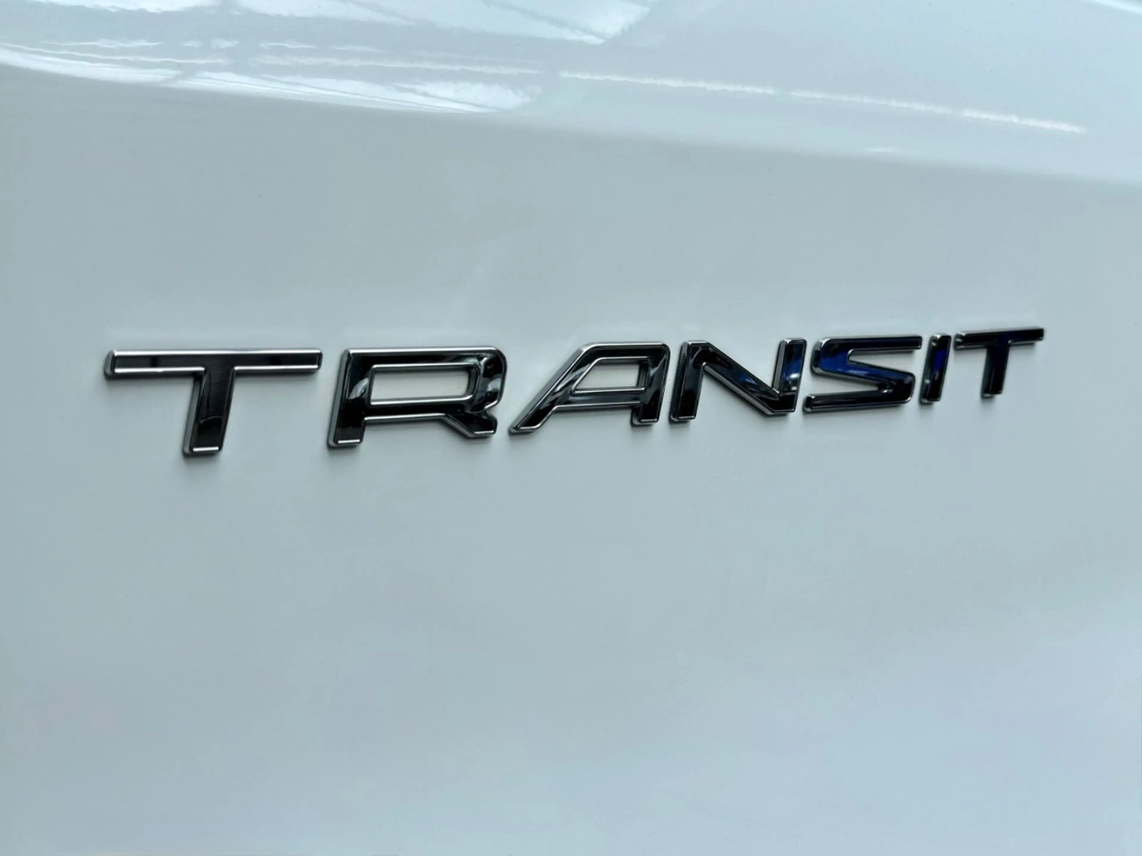 Ford Transit 2.0 D L2H2 3,5t PDC KLIMA TEMPOMAT LED — photo 9