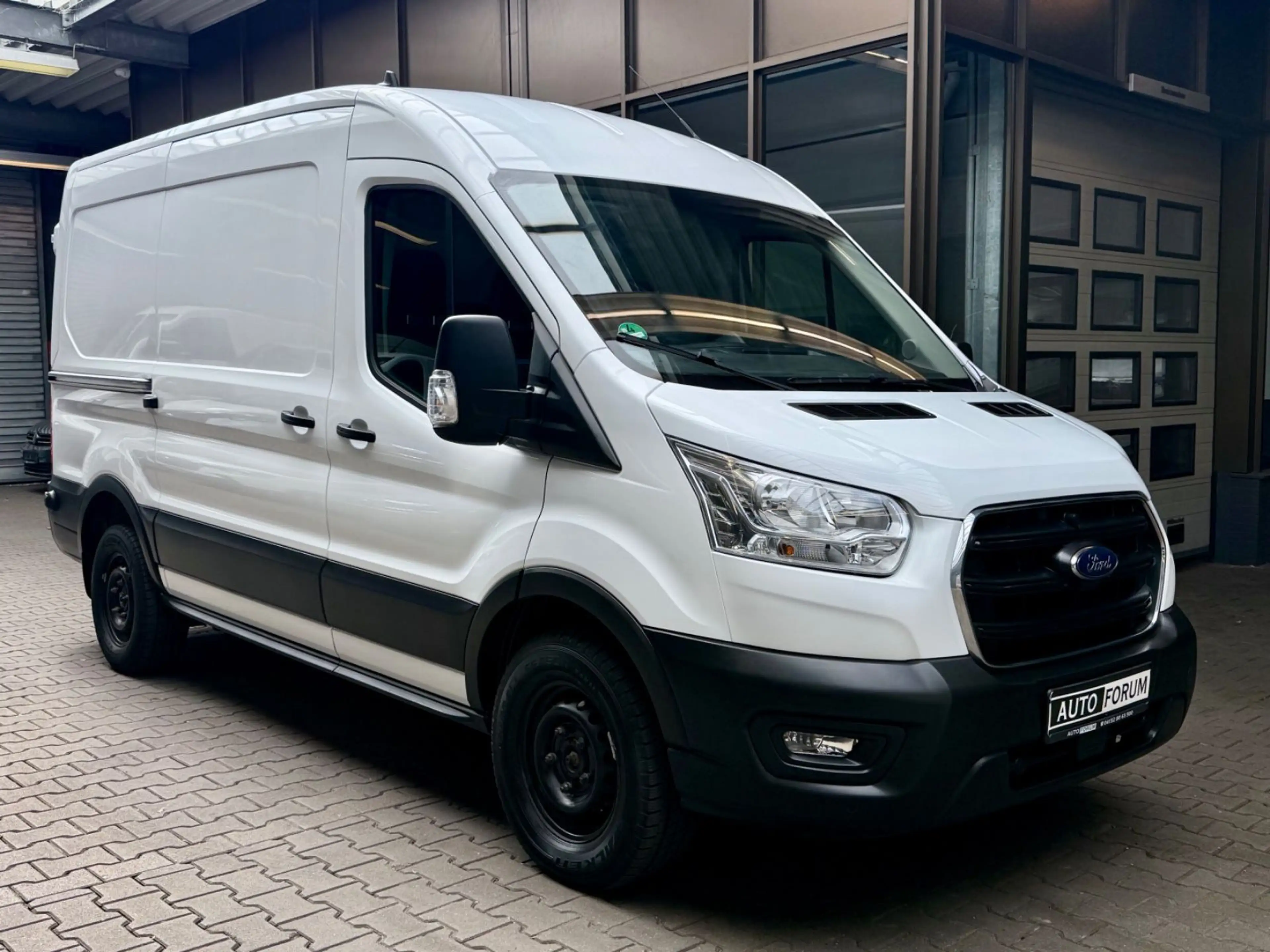 Ford Transit 2.0 D L2H2 3,5t PDC KLIMA TEMPOMAT LED — photo 2