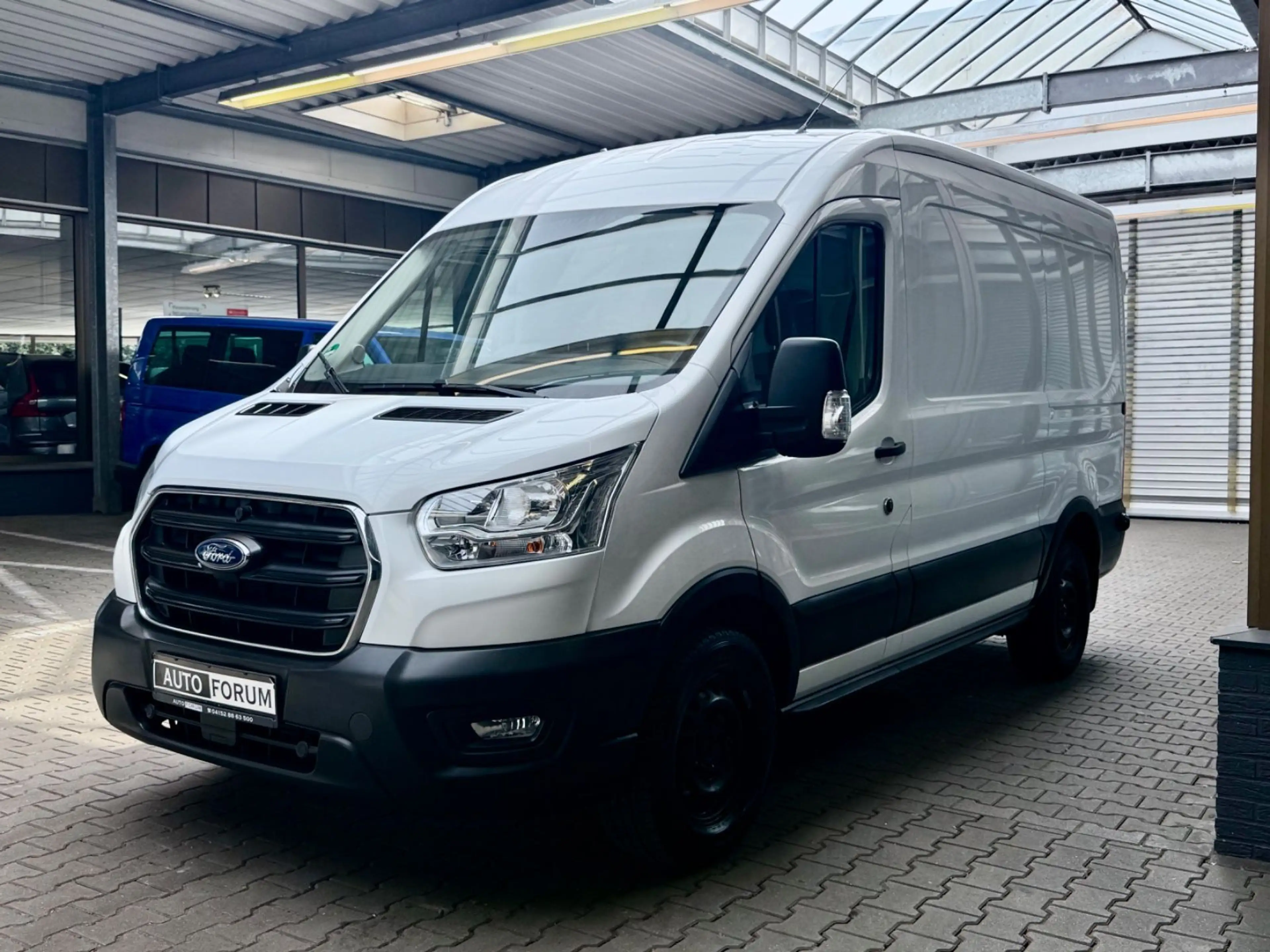 Ford Transit 2.0 D L2H2 3,5t PDC KLIMA TEMPOMAT LED — photo 5