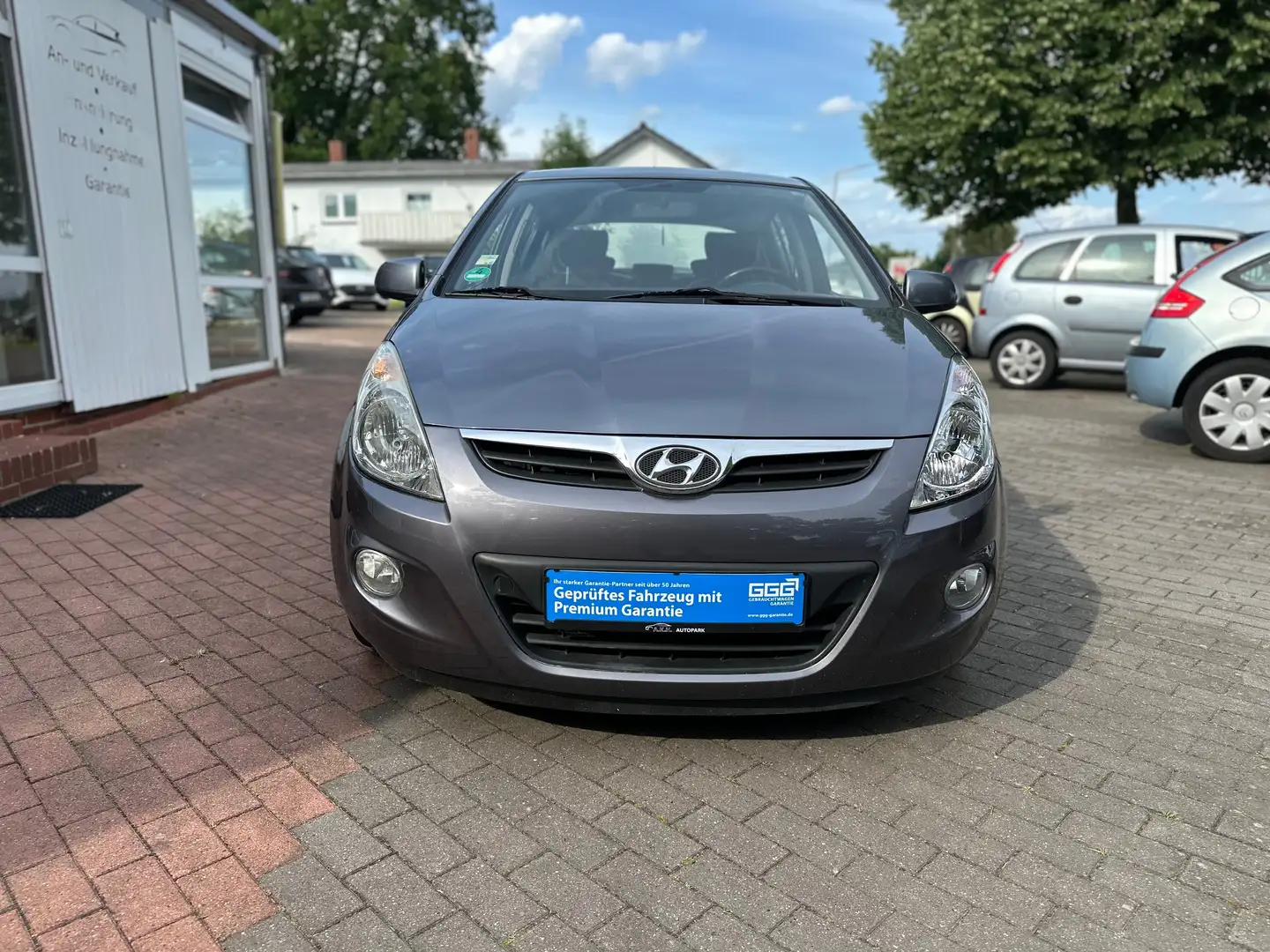 Hyundai i20 Style Automatik*PDC*TÜV&Service Neu *Garantie Grau - 2