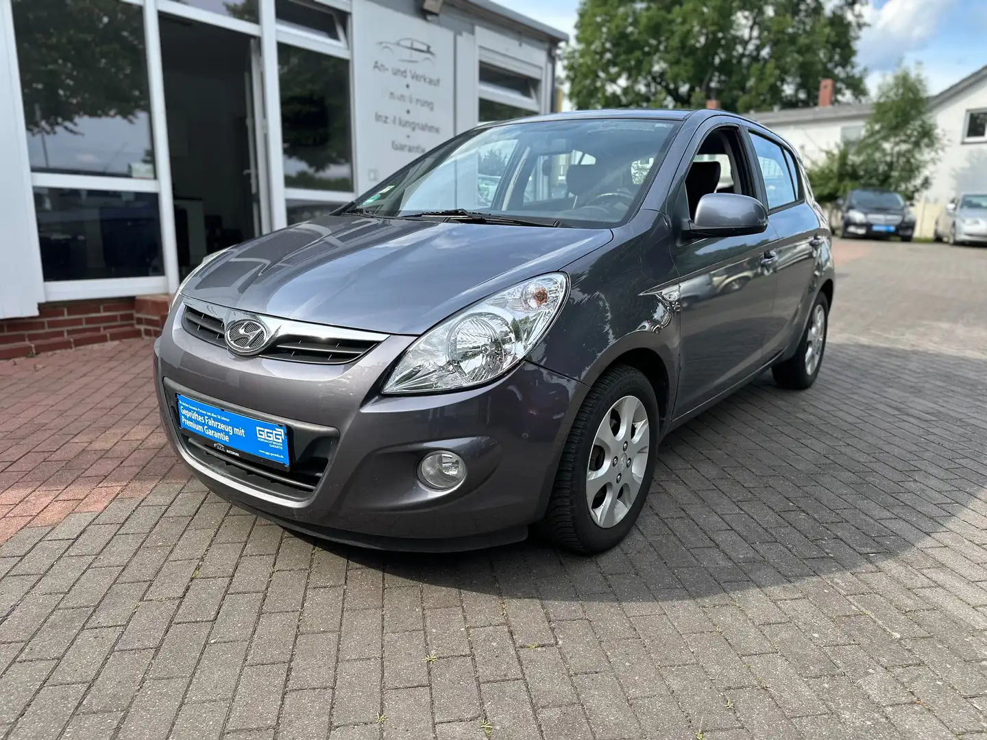 Hyundai i20 Style Automatik*PDC*TÜV&Service Neu *Garantie Grau - 1