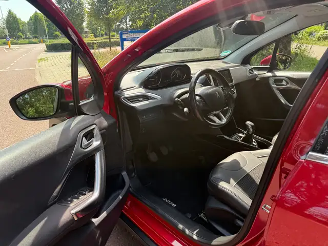 Peugeot 2008 view 9