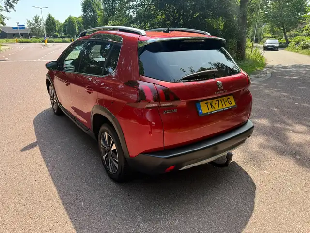 Peugeot 2008 view 4