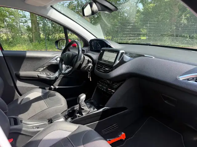 Peugeot 2008 view 12
