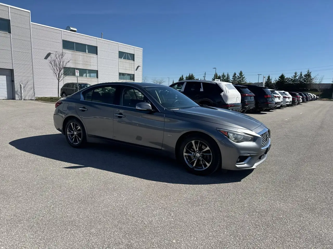 Infiniti Q50 снимка Infiniti Q50