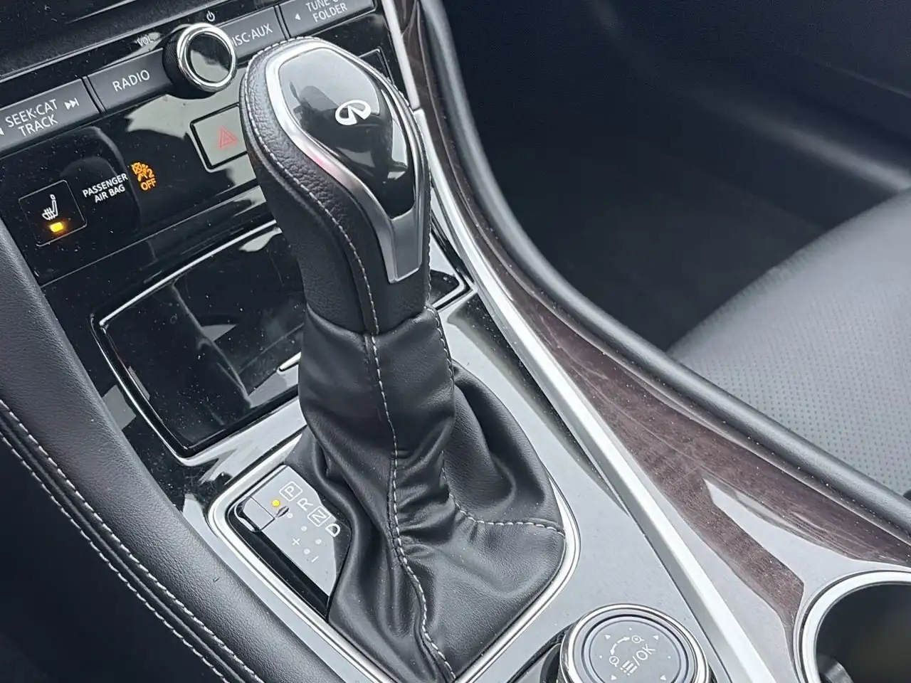 Infiniti Q50 снимка Infiniti Q50