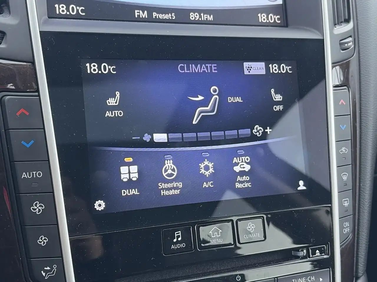 Infiniti Q50 снимка Infiniti Q50