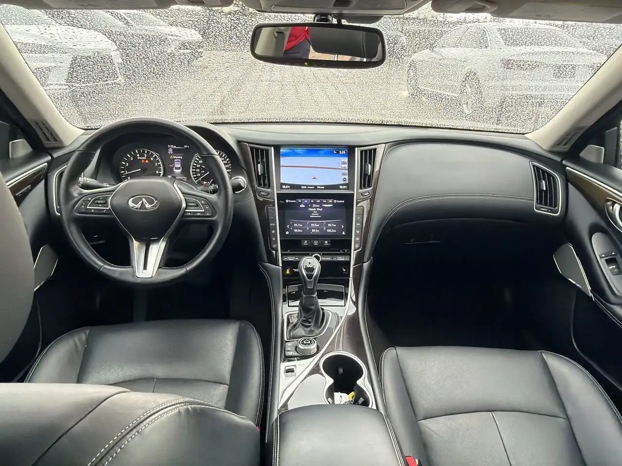 Infiniti Q50 снимка Infiniti Q50