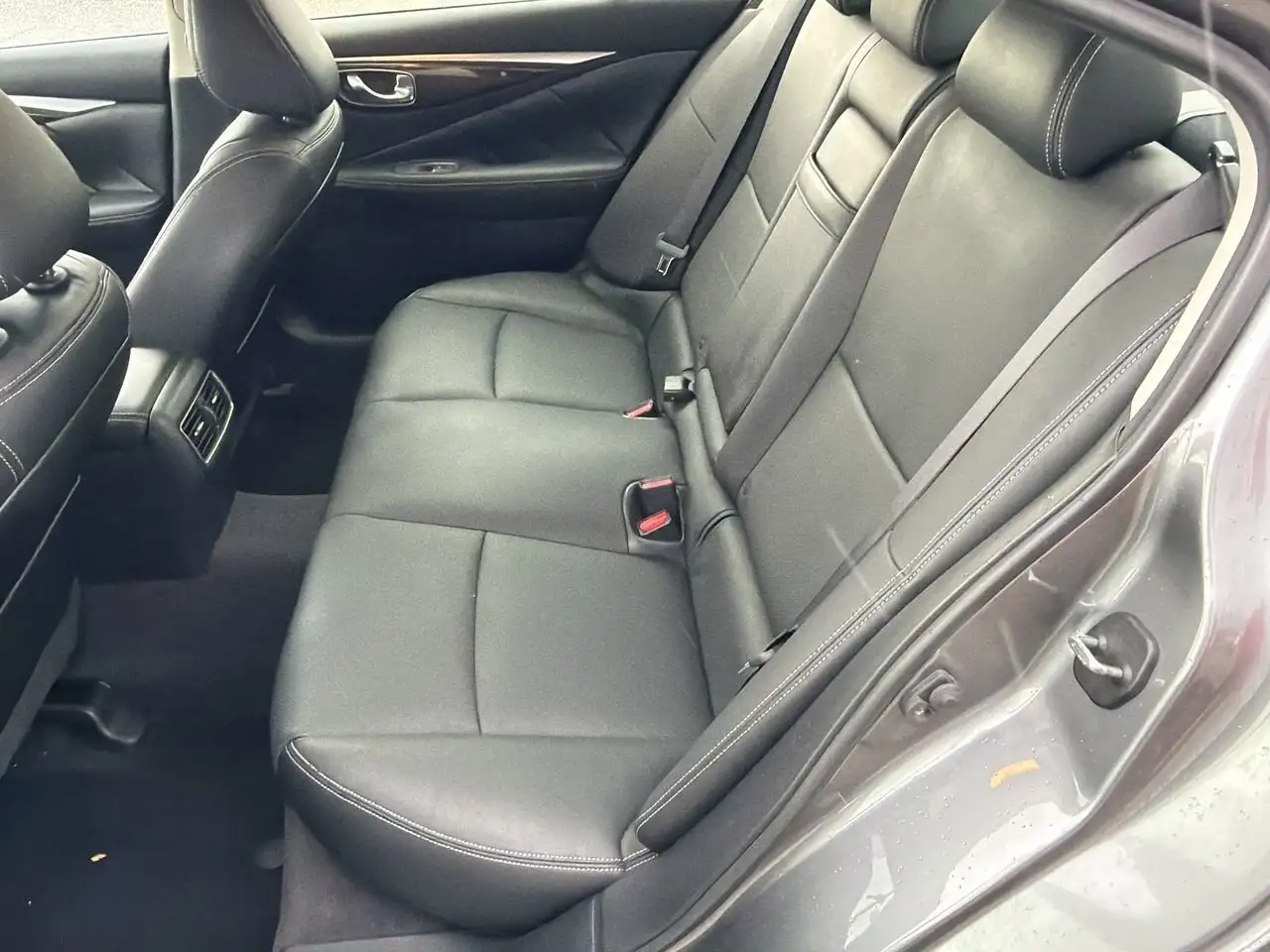 Infiniti Q50 снимка Infiniti Q50