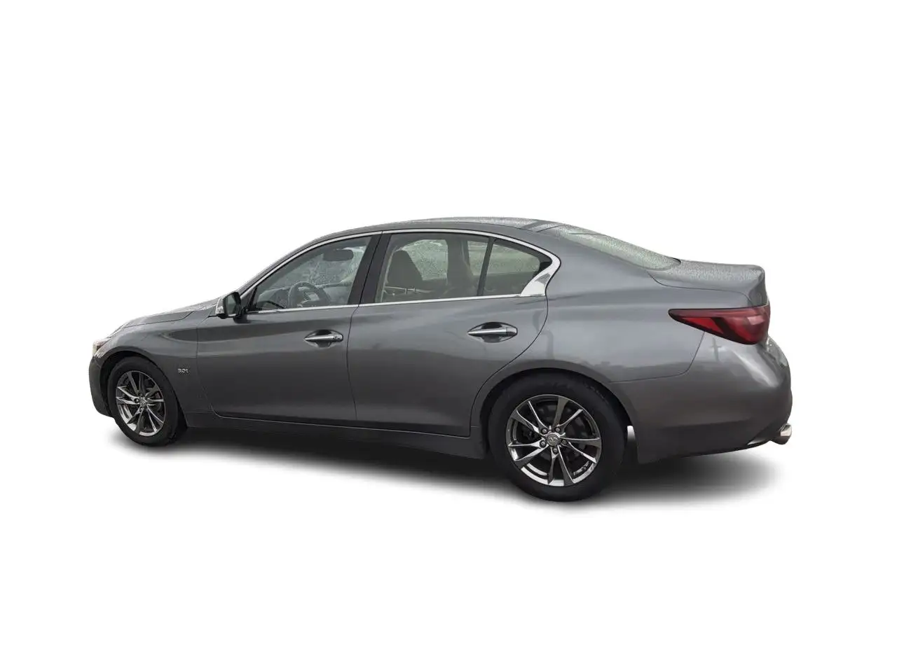 Infiniti Q50 снимка Infiniti Q50