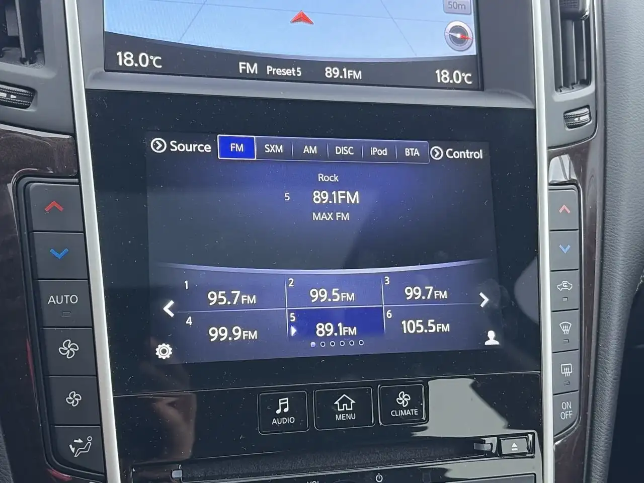 Infiniti Q50 снимка Infiniti Q50