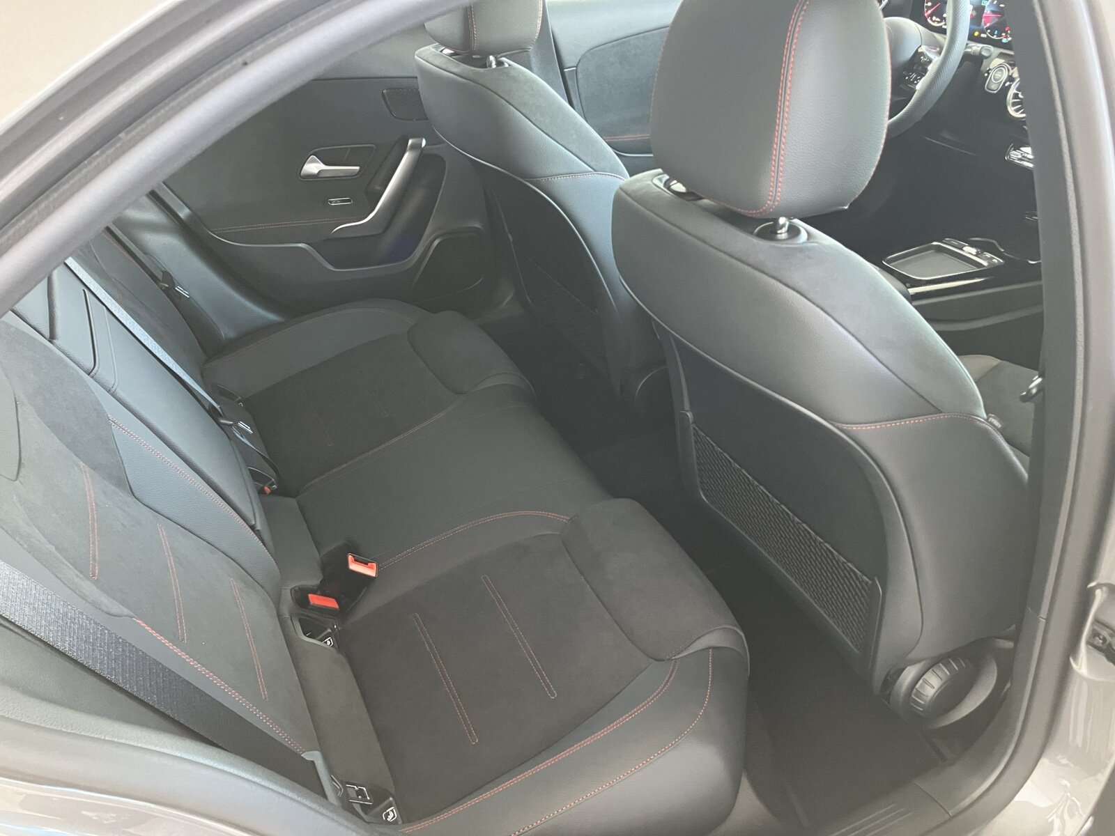Mercedes-Benz A 220