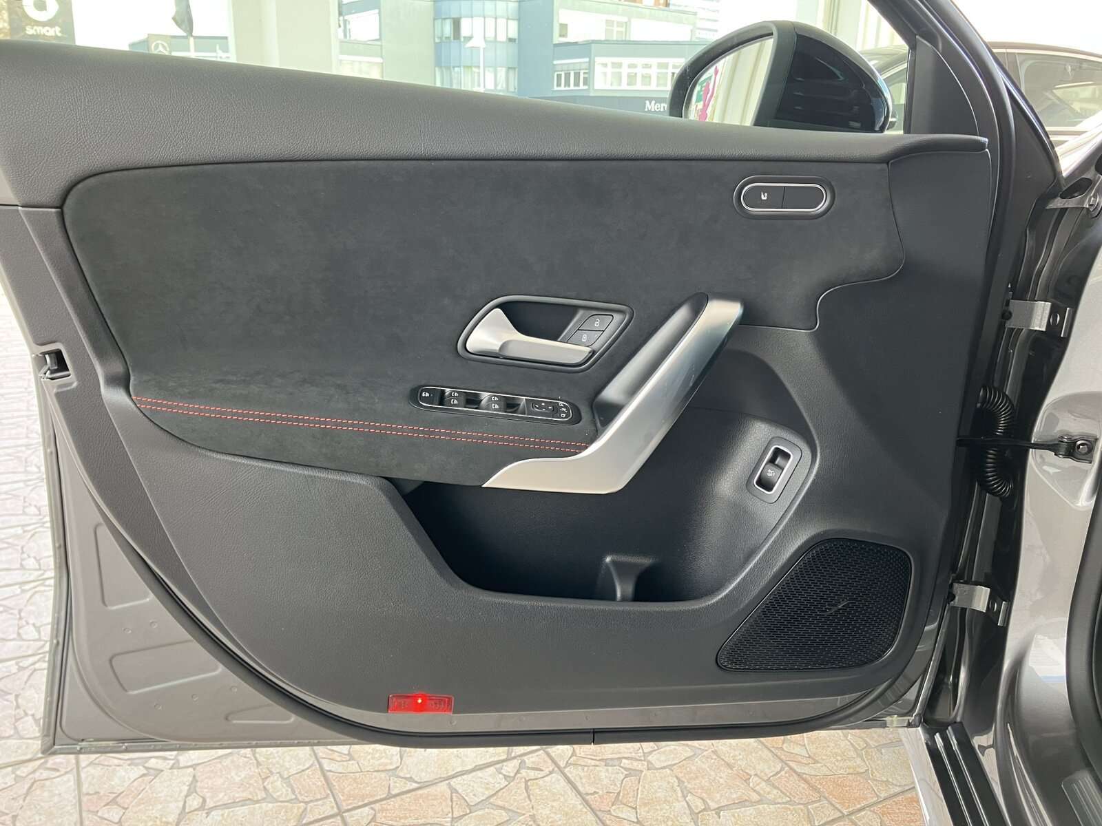 Mercedes-Benz A 220