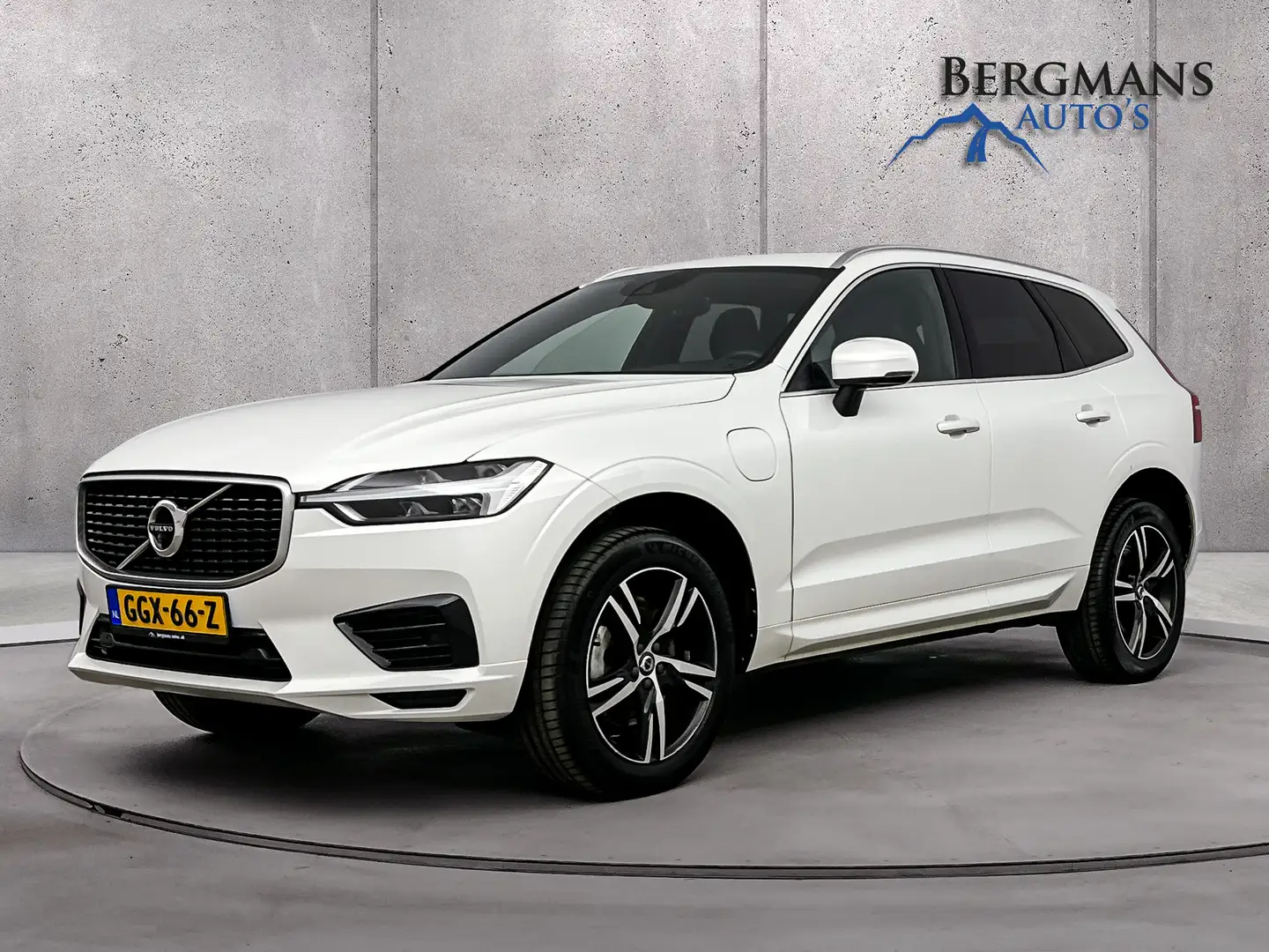 Volvo XC60 // 2.0 T8 Twin Engine AWD R-Design // NU ZOMERACTI Wit - 1
