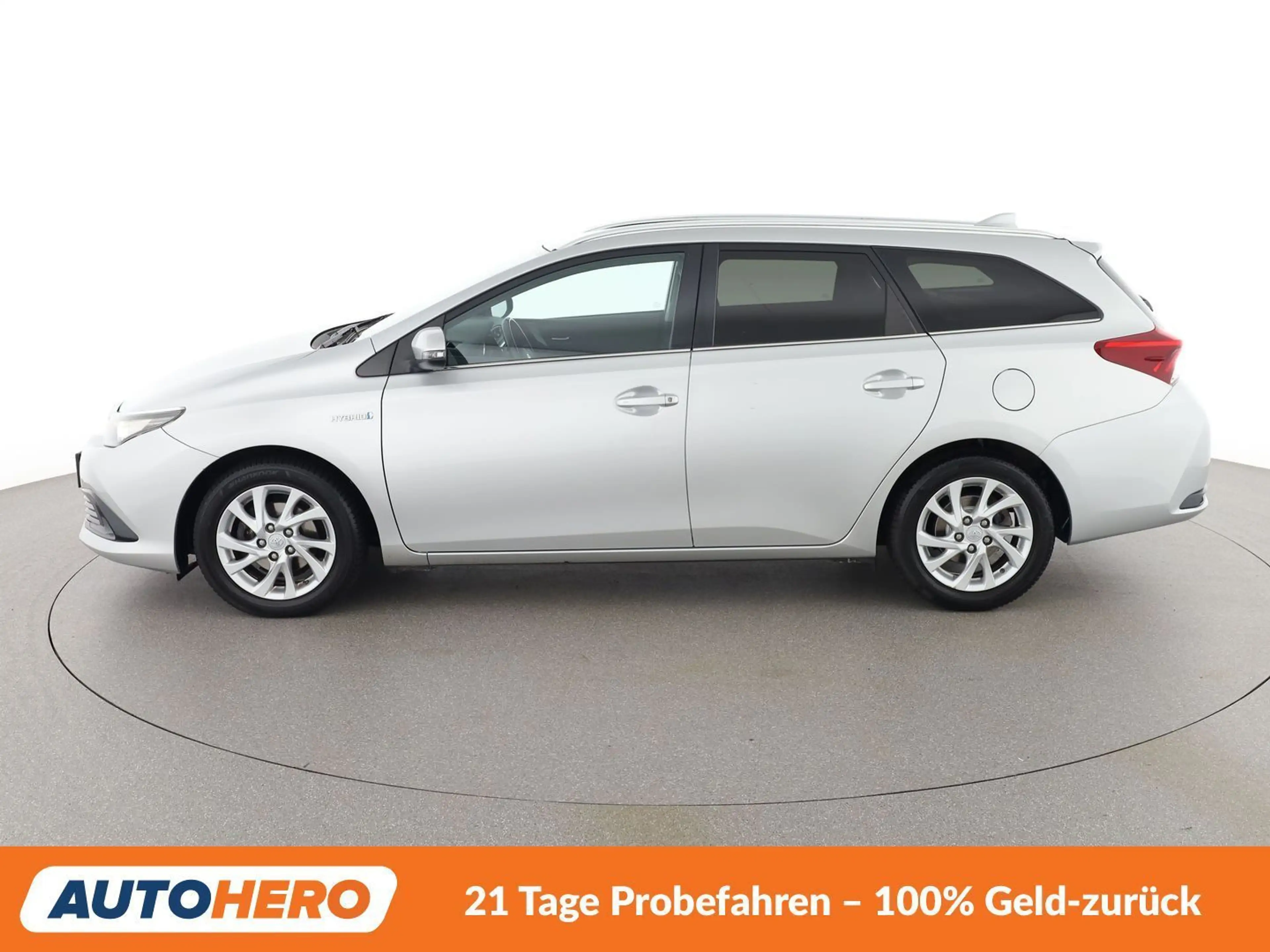Toyota Auris 1.8 Hybrid Active — photo 3