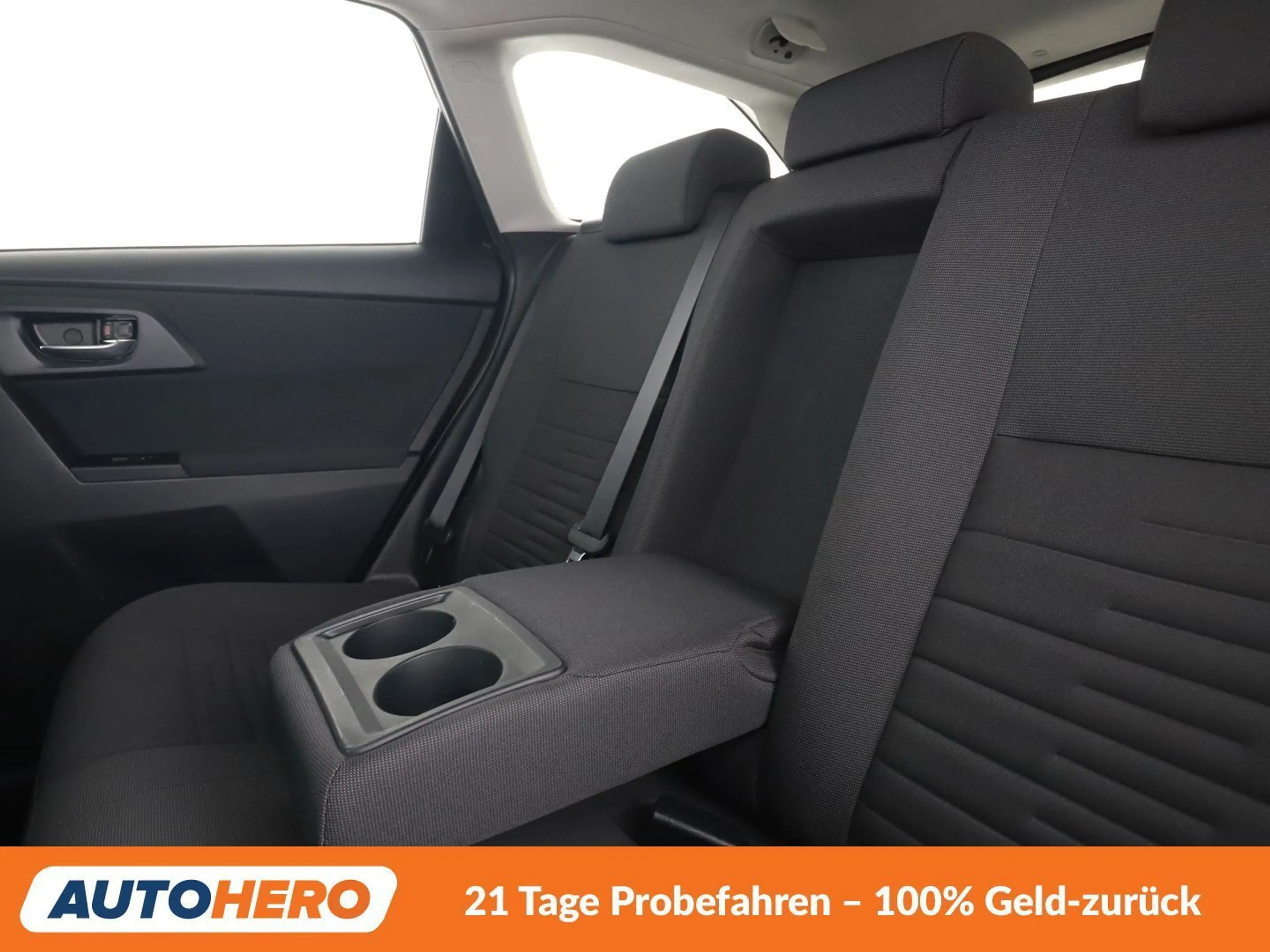 Toyota Auris 1.8 Hybrid Active — photo 27