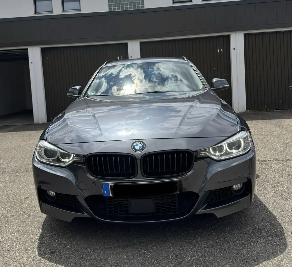 BMW 320 320d Touring Sport-Aut. Grau - 1