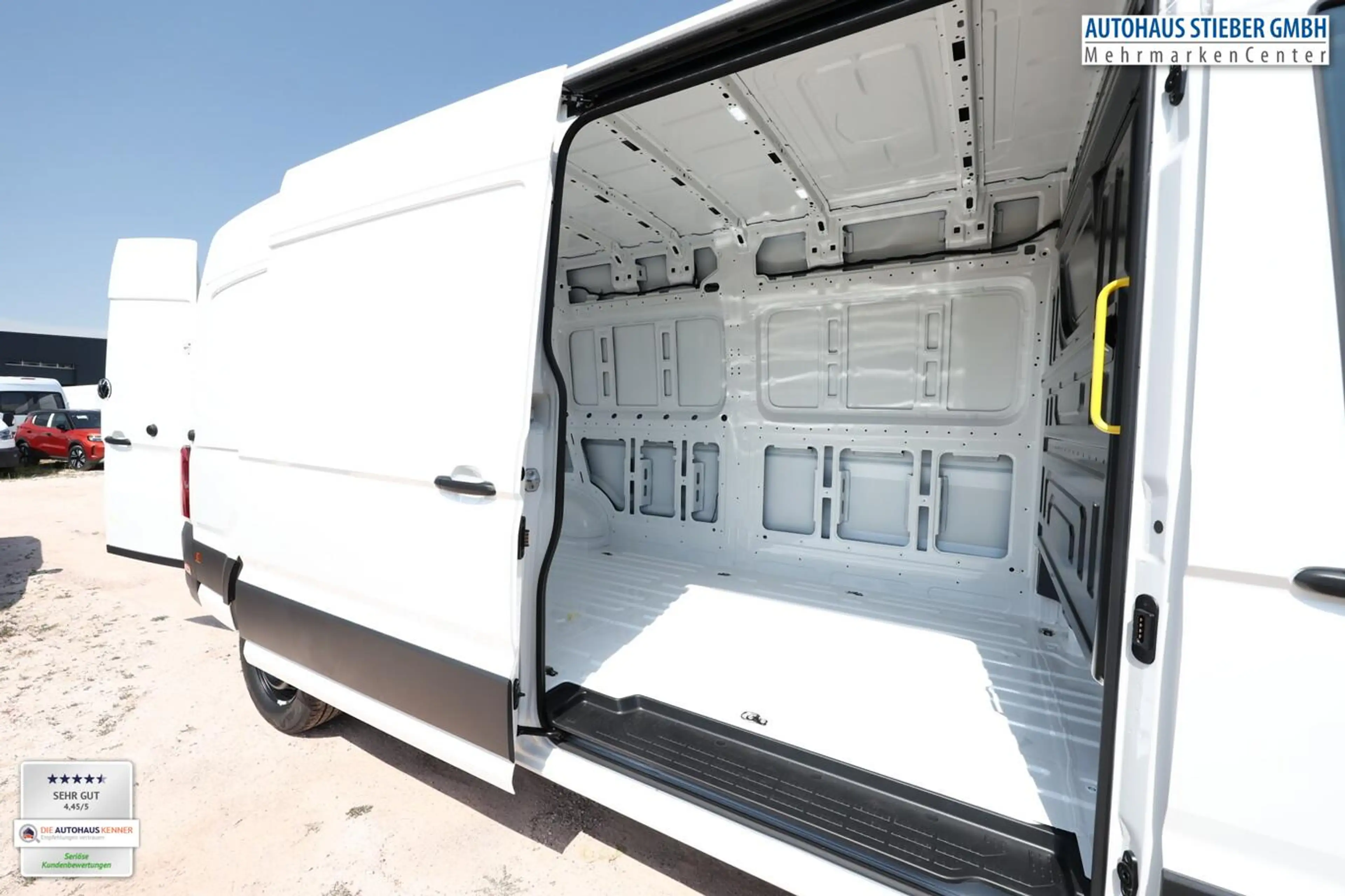 Volkswagen Crafter 35 L4H3 3S Temp Kam AppCo 2xPDC Res.rad 103 kW ... — photo 10