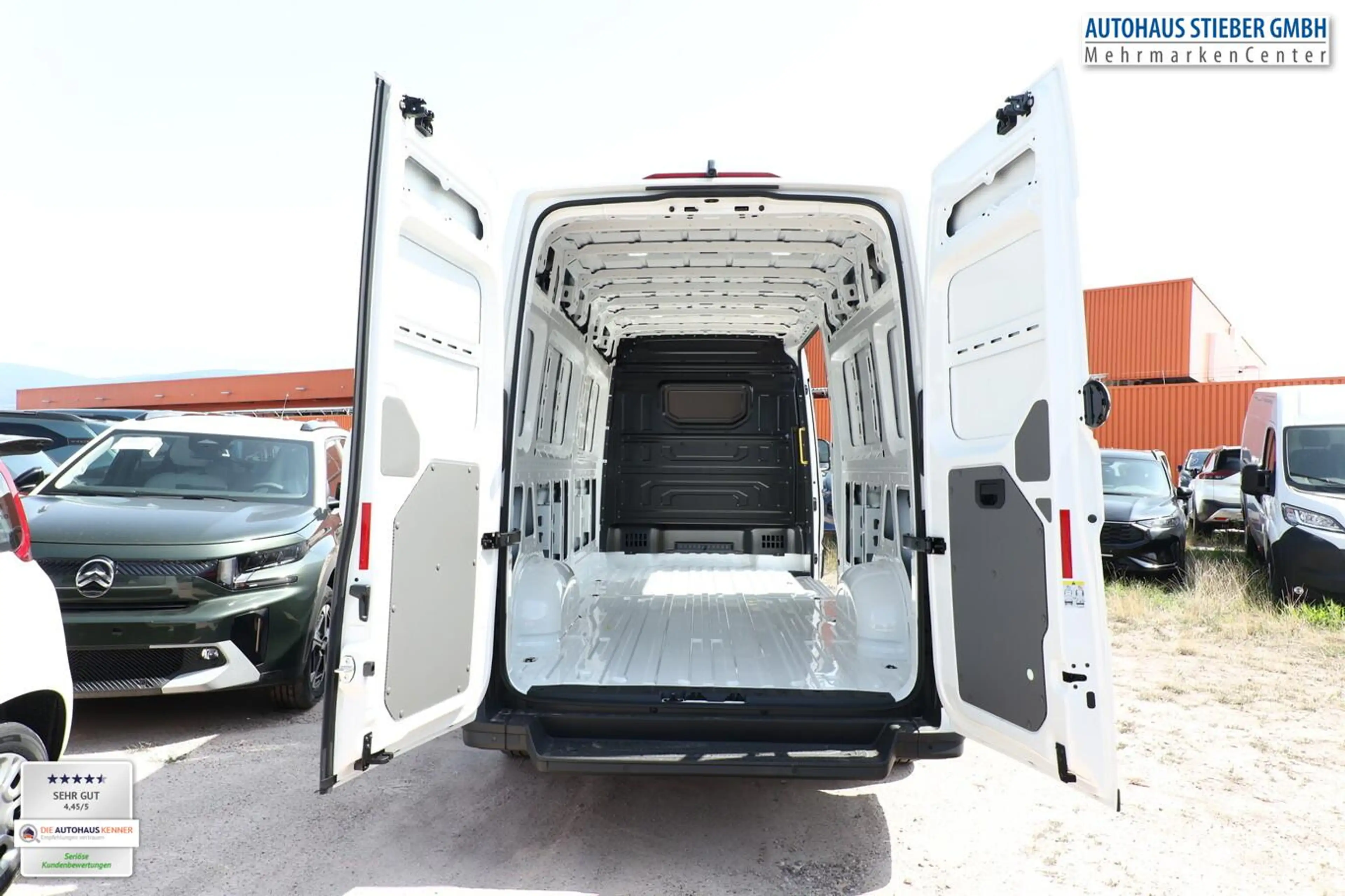 Volkswagen Crafter 35 L4H3 3S Temp Kam AppCo 2xPDC Res.rad 103 kW ... — photo 11