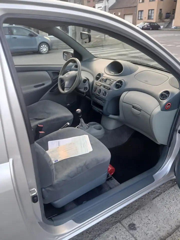 Toyota Yaris 1.0i VVT-i 16v Linea Luna, foto 6